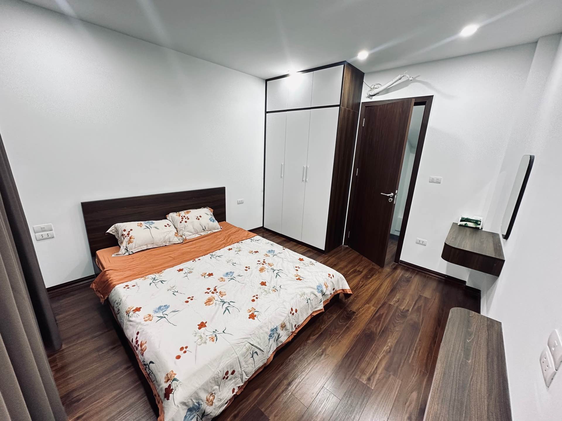 Bán nhà Hoàng Liệt - diện tích 23m2 4 tầng - Ô tô dừng đỗ cổng - giá 8,5 tỷ