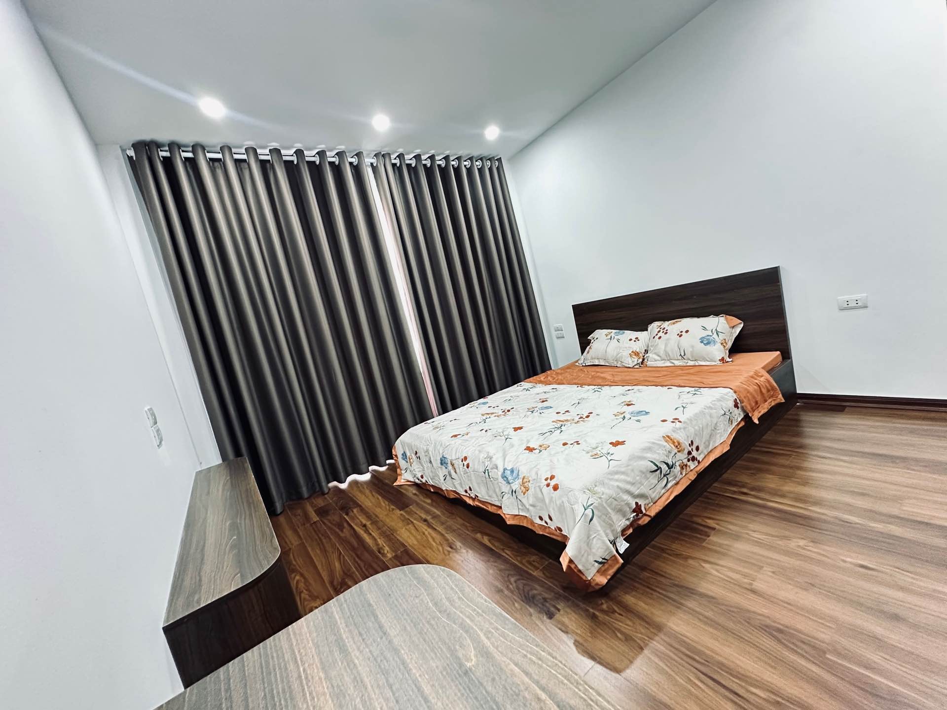 Bán nhà Hoàng Liệt - diện tích 23m2 4 tầng - Ô tô dừng đỗ cổng - giá 8,5 tỷ