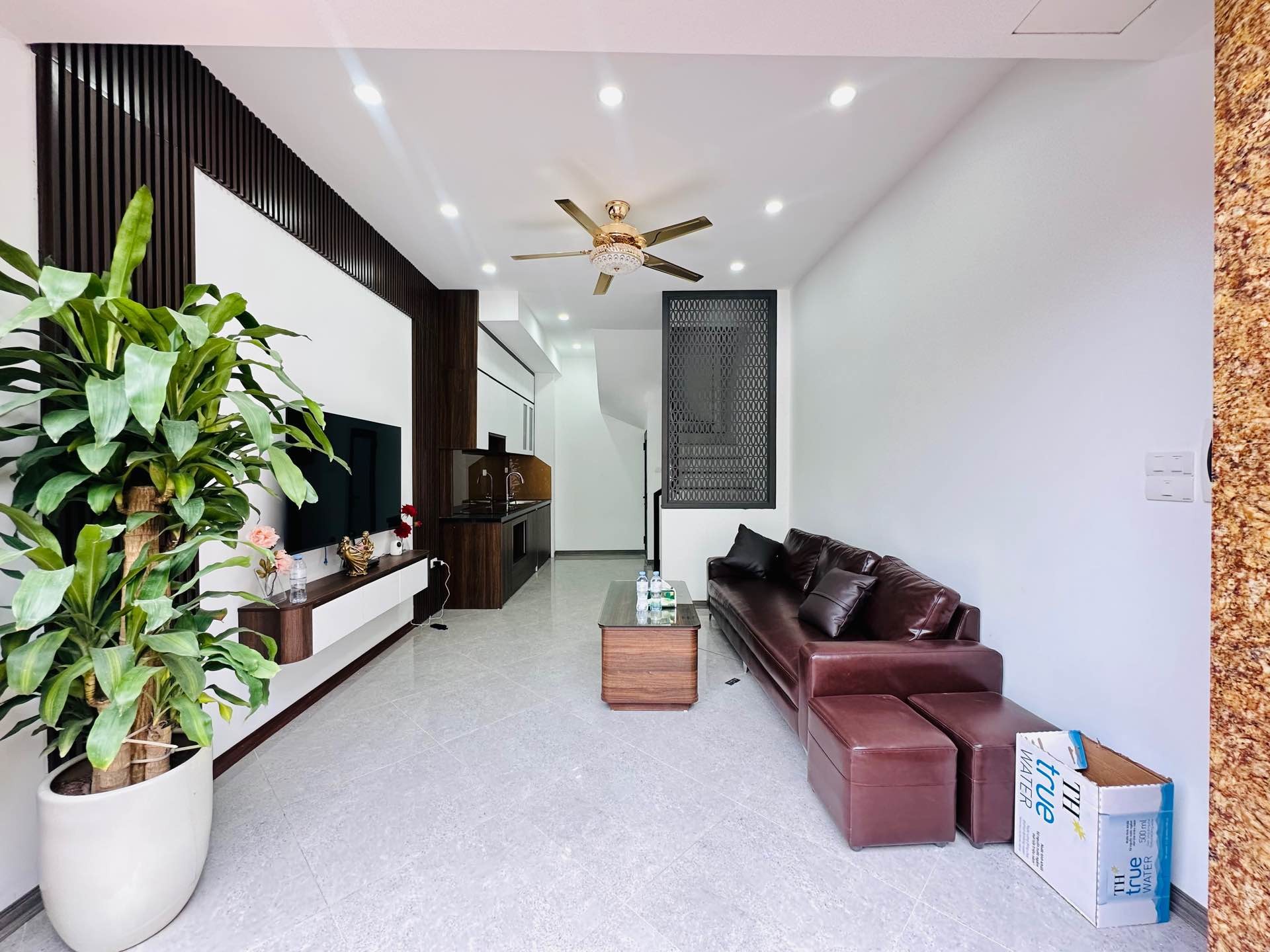 Bán nhà Hoàng Liệt - diện tích 23m2 4 tầng - Ô tô dừng đỗ cổng - giá 8,5 tỷ