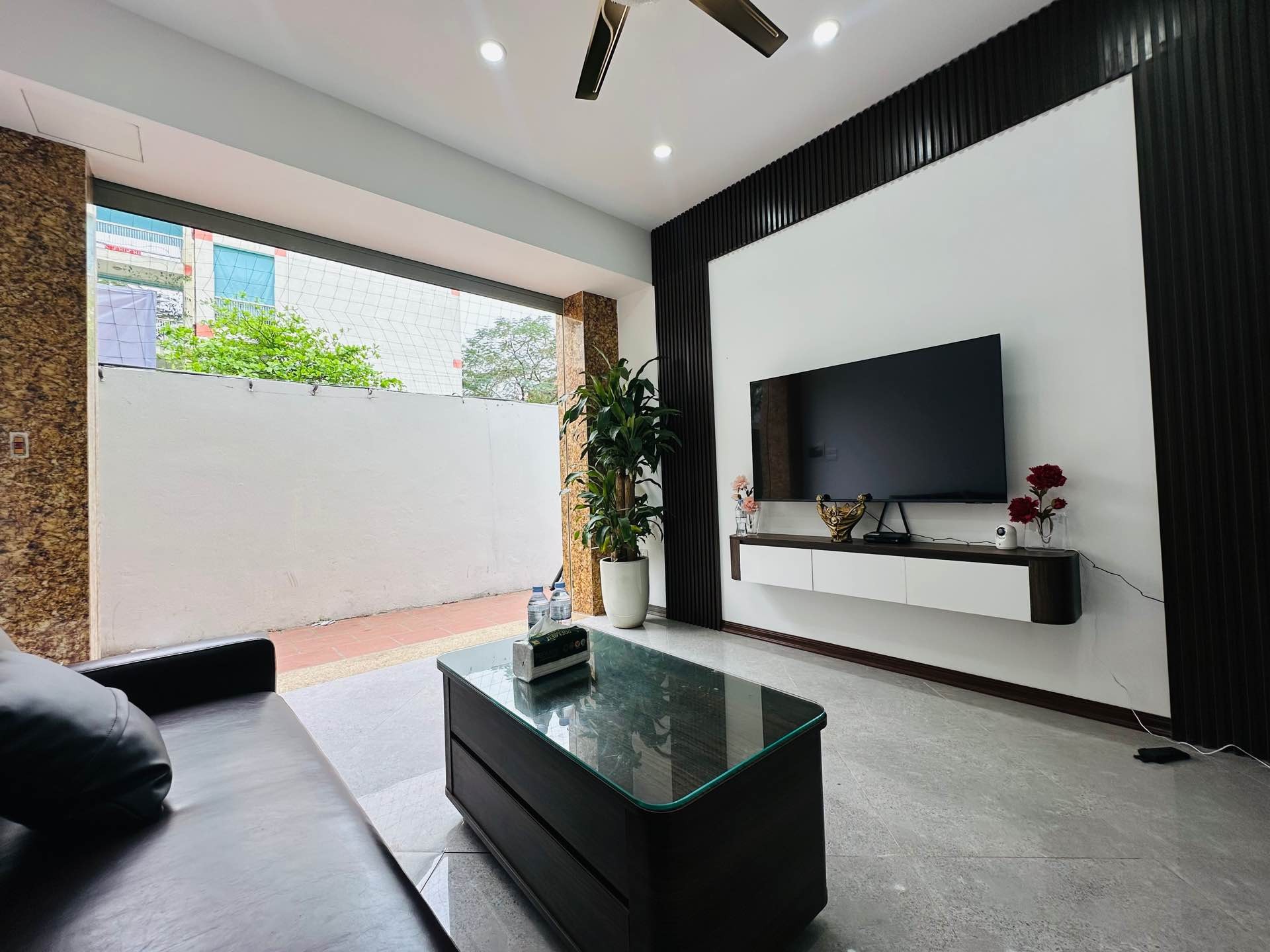 Bán nhà Hoàng Liệt - diện tích 23m2 4 tầng - Ô tô dừng đỗ cổng - giá 8,5 tỷ