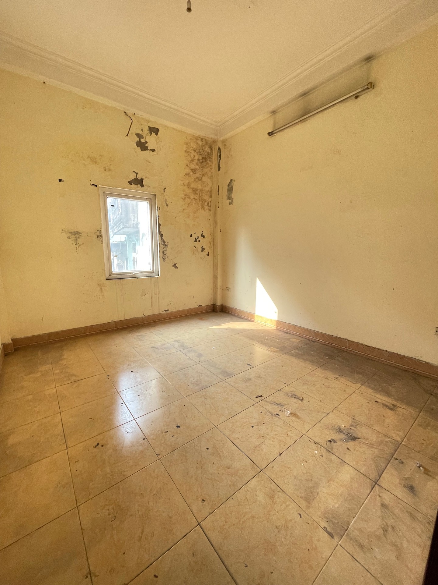 Bán nhà Trần Khát Chân - diện tích 36m2 5 tầng - Mặt phố - giá 31,8 tỷ