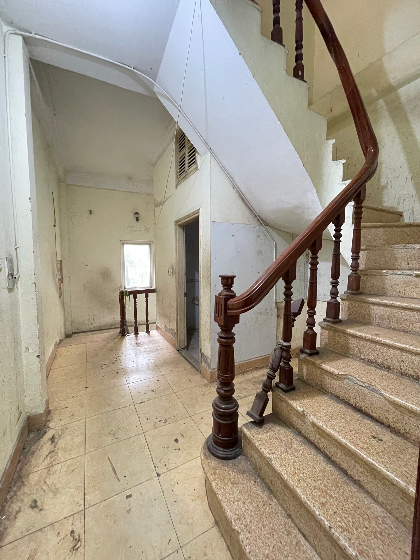 Bán nhà Trần Khát Chân - diện tích 36m2 5 tầng - Mặt phố - giá 31,8 tỷ