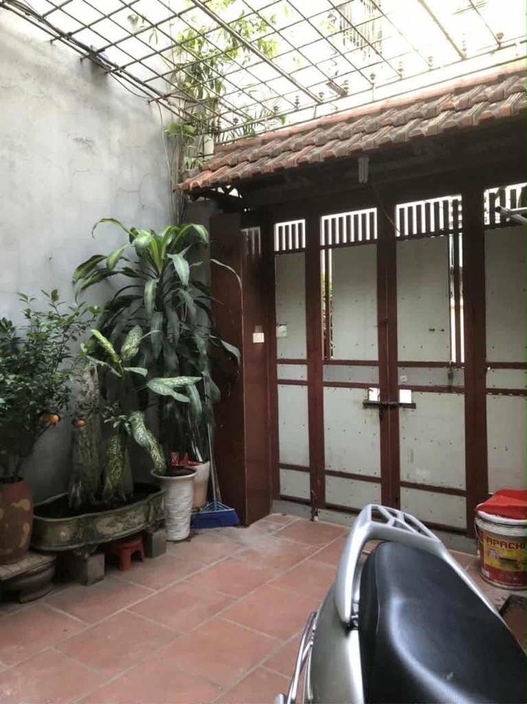 Bán nhà Quỳnh Mai - diện tích 84m2 3 tầng - Ô tô nhỏ vào nhà - giá 16 tỷ