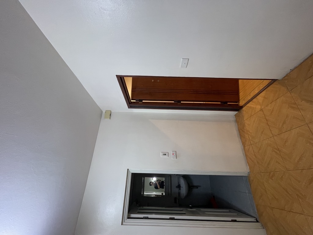 Bán nhà Quỳnh Mai - diện tích 84m2 3 tầng - Ô tô nhỏ vào nhà - giá 16 tỷ