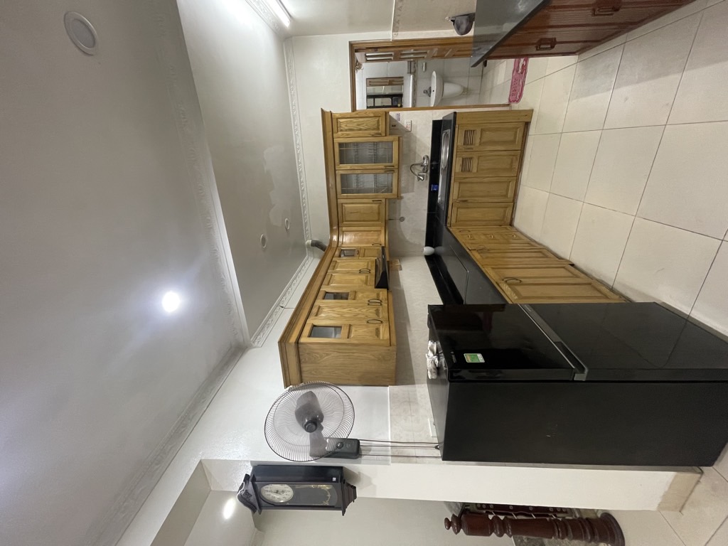 Bán nhà Quỳnh Mai - diện tích 84m2 3 tầng - Ô tô nhỏ vào nhà - giá 16 tỷ