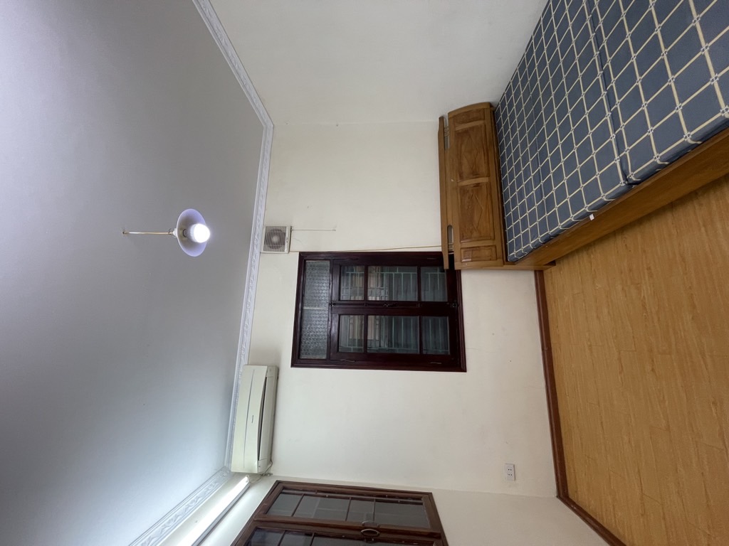 Bán nhà Quỳnh Mai - diện tích 84m2 3 tầng - Ô tô nhỏ vào nhà - giá 16 tỷ