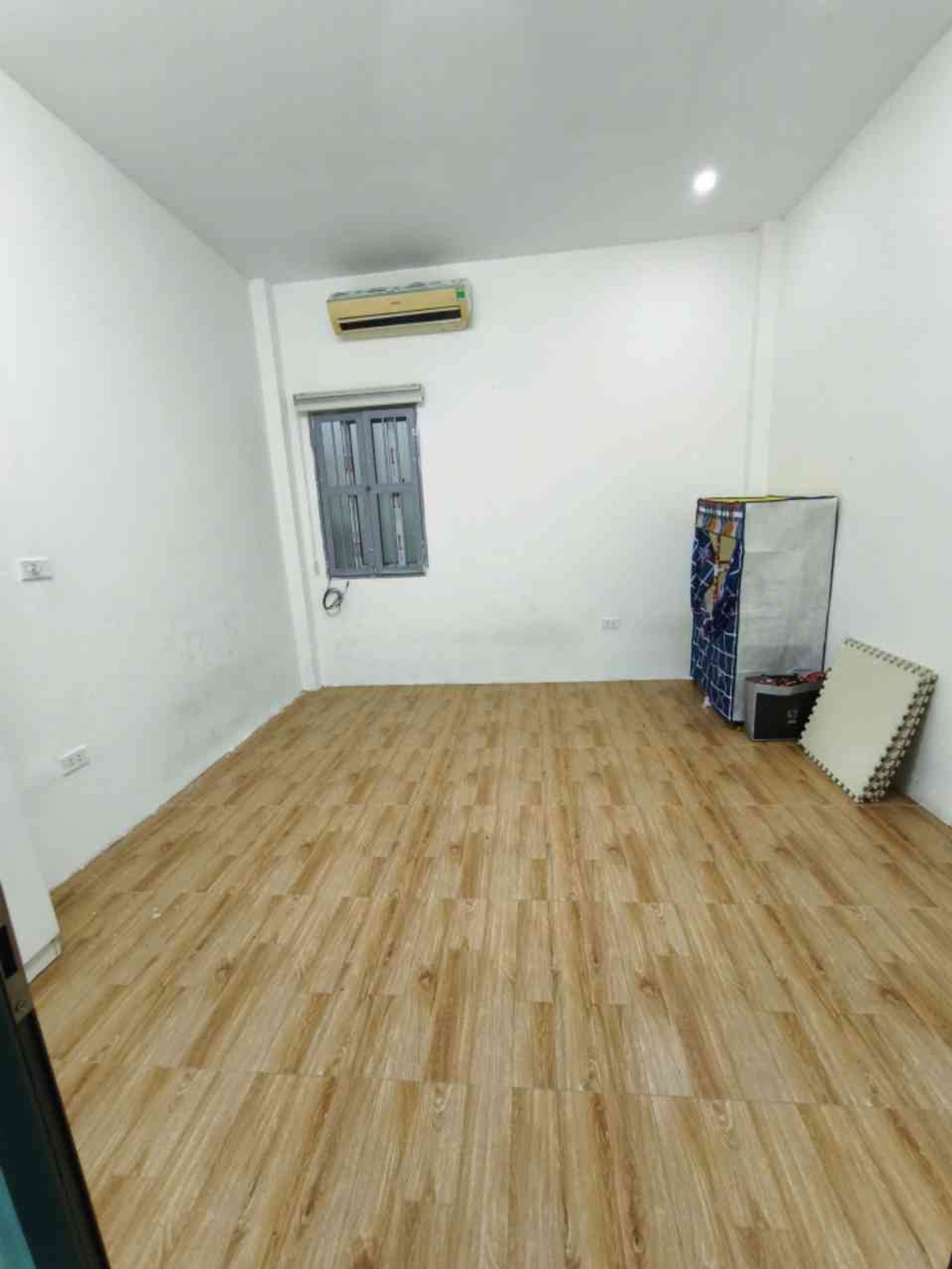 Bán nhà Hồng Mai - diện tích 20m2 2 tầng - gần ô tô - giá 2,9 tỷ