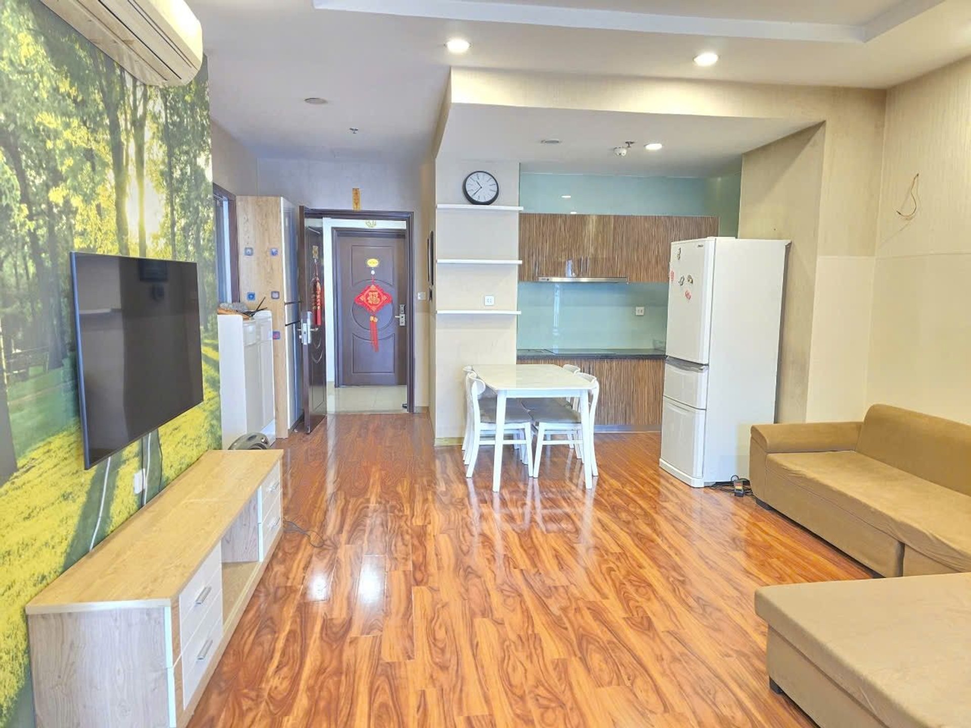 Bán nhà Hai Bà Trưng - diện tích 87m2 1 tầng - Căn hộ view Sông Hồng - giá 9,7 tỷ