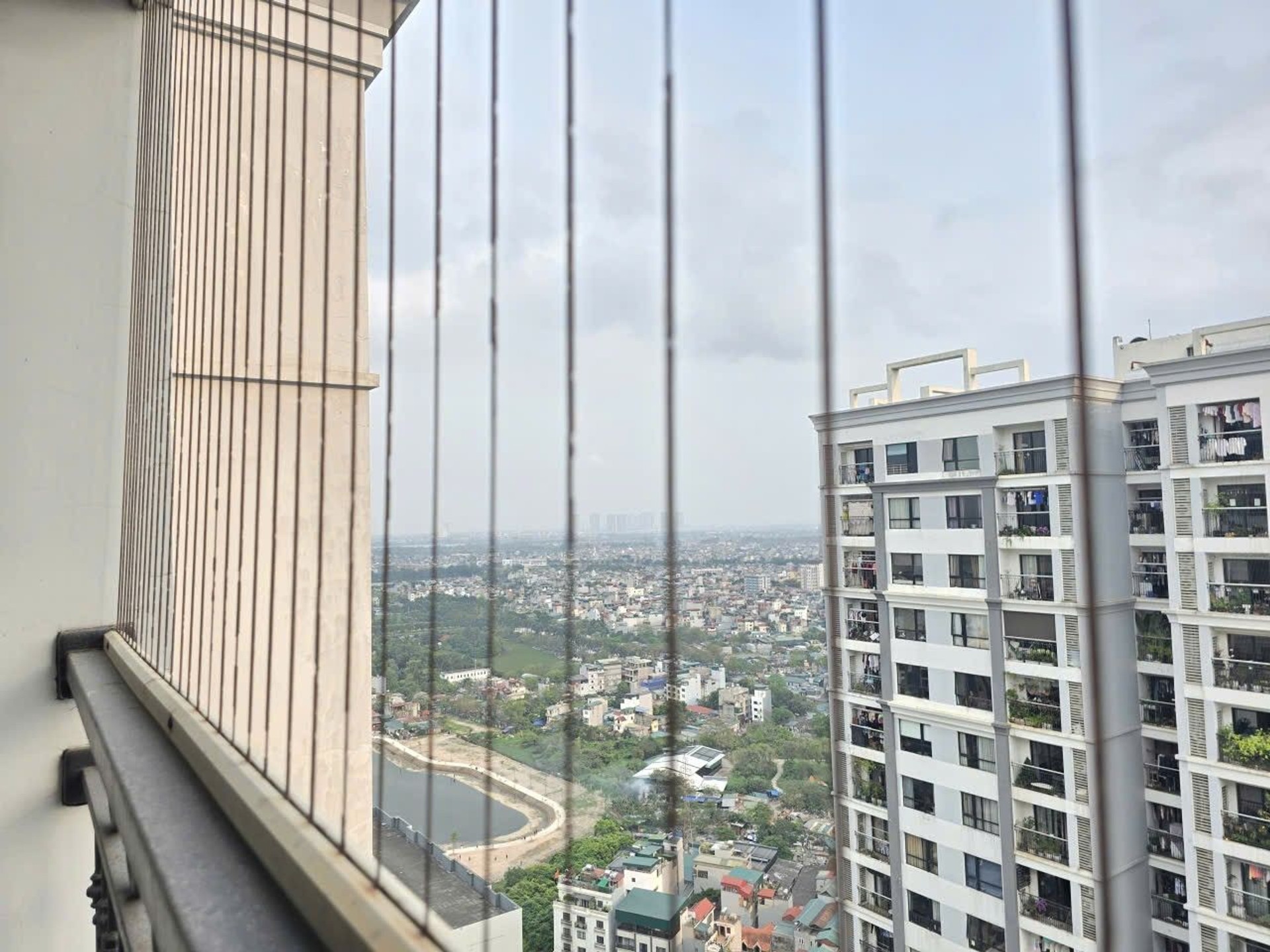 Bán nhà Hai Bà Trưng - diện tích 87m2 1 tầng - Căn hộ view Sông Hồng - giá 9,7 tỷ