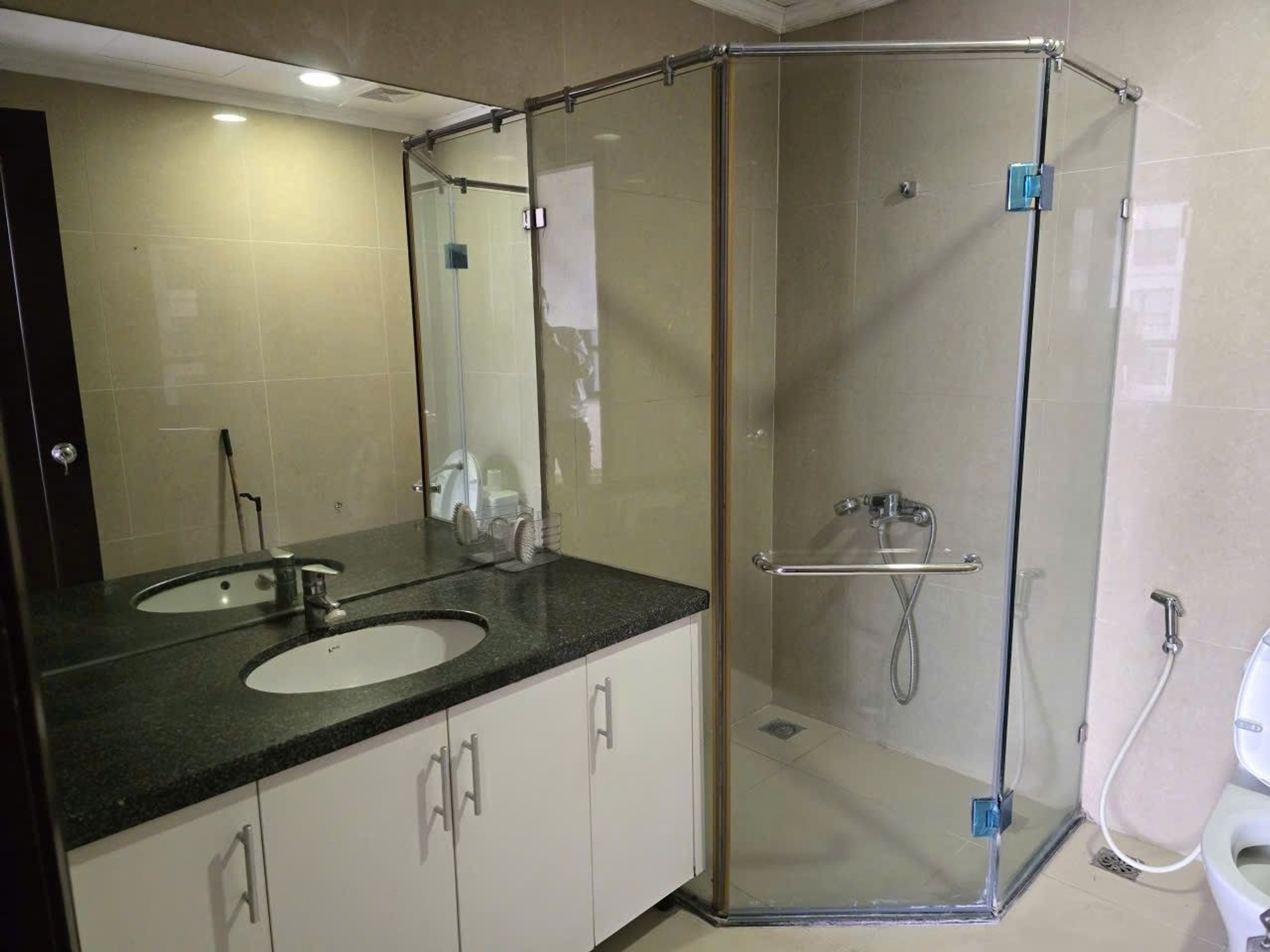 Bán nhà Hai Bà Trưng - diện tích 87m2 1 tầng - Căn hộ view Sông Hồng - giá 9,7 tỷ