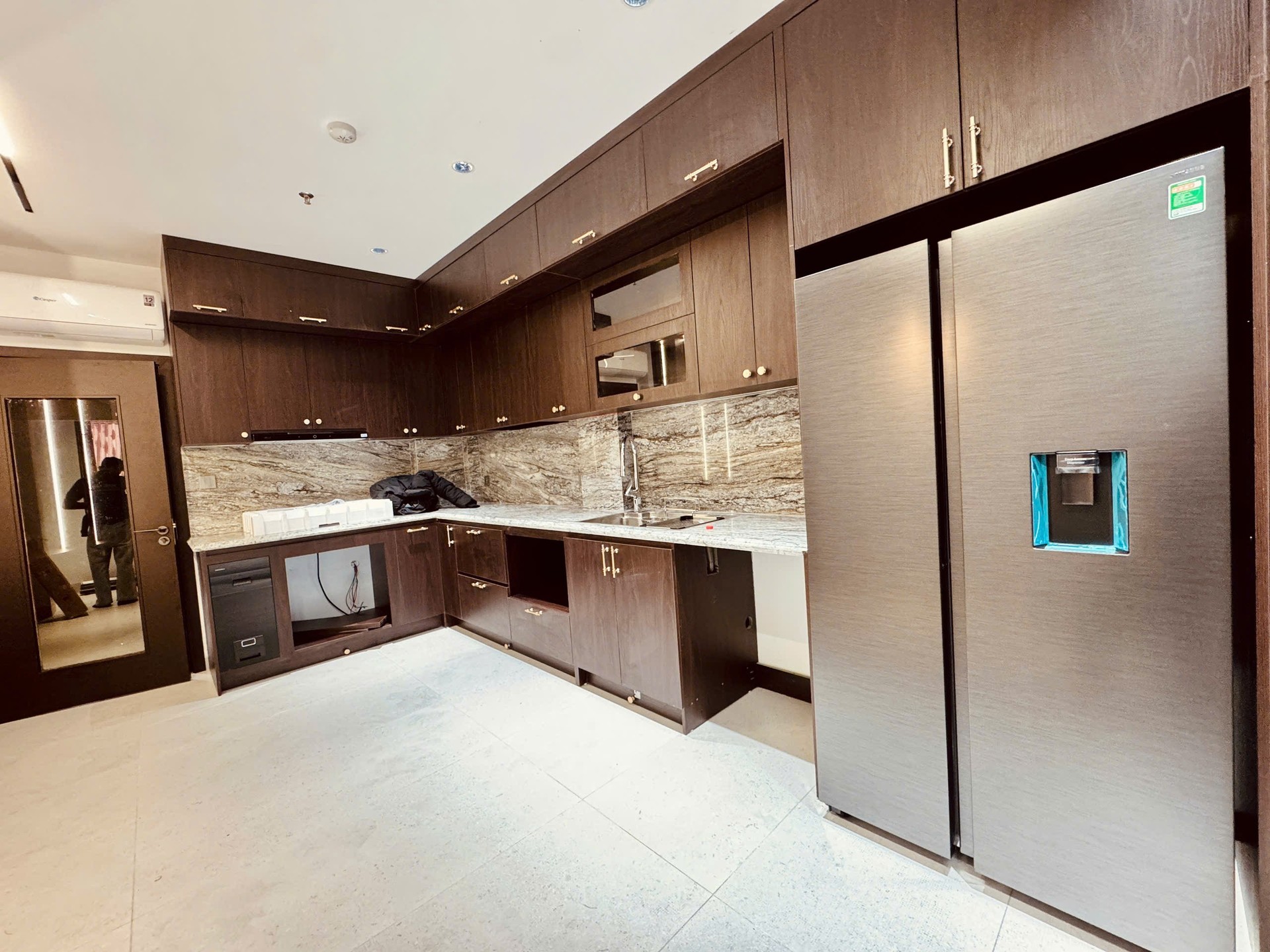 Bán nhà Nguyễn Chí Thanh - diện tích 43m2 7 tầng - Lô góc 3 mặt thoáng - giá 26,5 tỷ