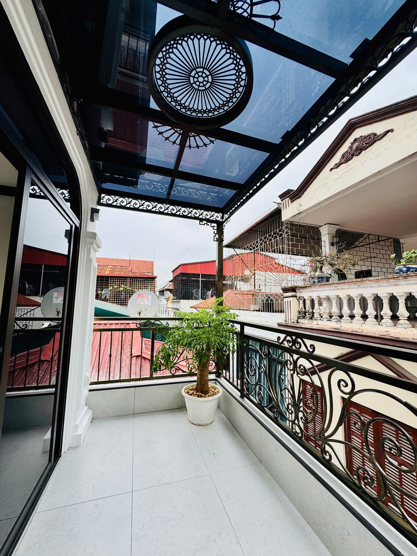 Bán nhà Nguyễn Chí Thanh - diện tích 43m2 7 tầng - Lô góc 3 mặt thoáng - giá 26,5 tỷ