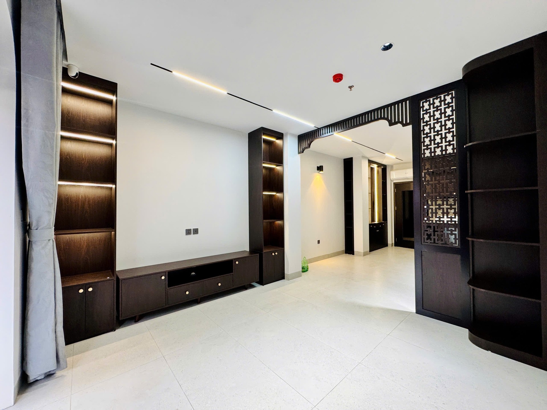 Bán nhà Nguyễn Chí Thanh - diện tích 43m2 7 tầng - Lô góc 3 mặt thoáng - giá 26,5 tỷ