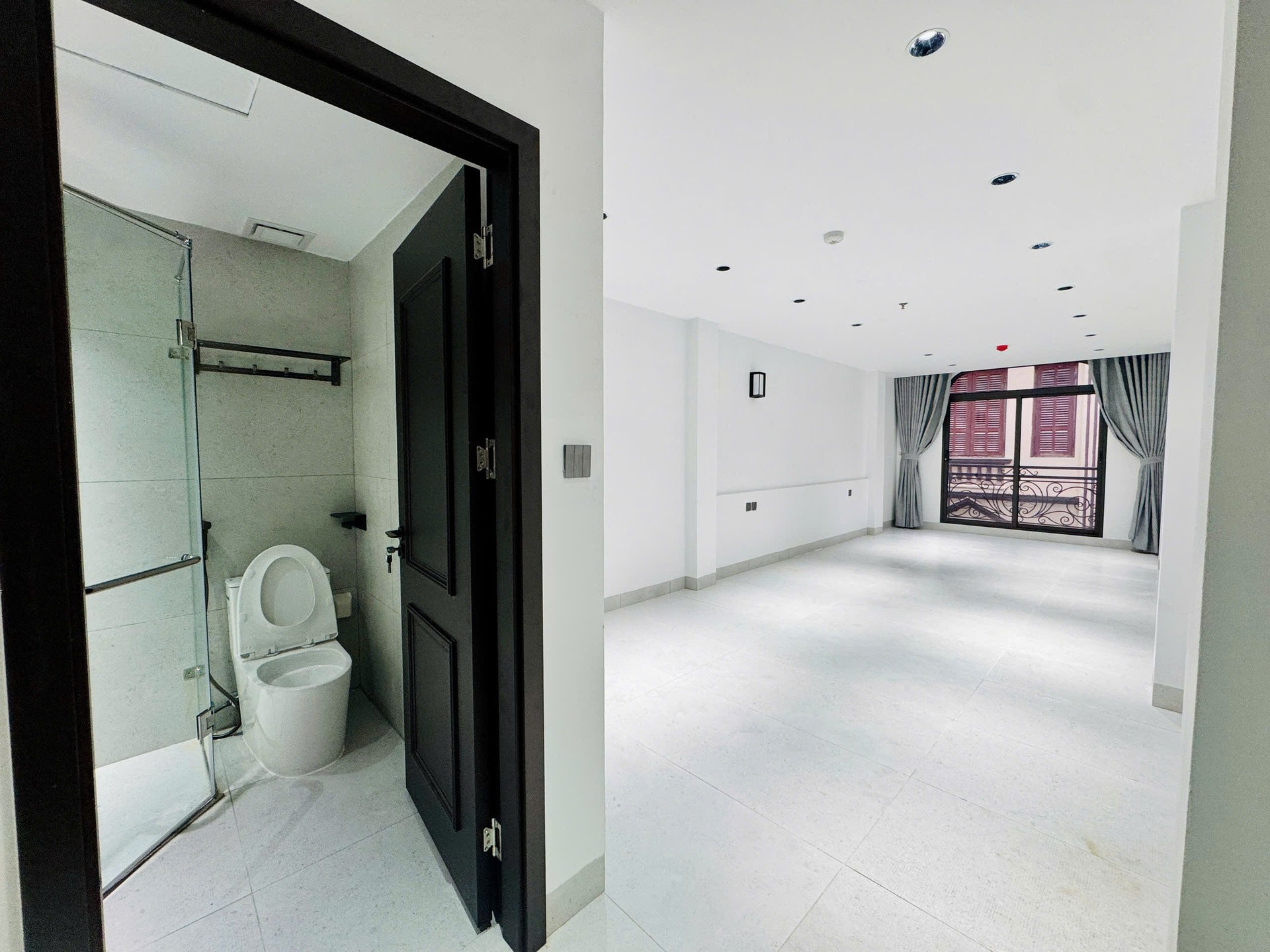 Bán nhà Nguyễn Chí Thanh - diện tích 43m2 7 tầng - Lô góc 3 mặt thoáng - giá 26,5 tỷ