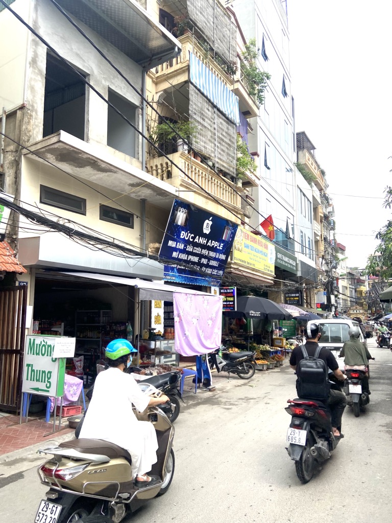 Bán nhà Chính Kinh - diện tích 72m2 3 tầng - Mặt phố kinh doanh sầm uất - giá 30 tỷ