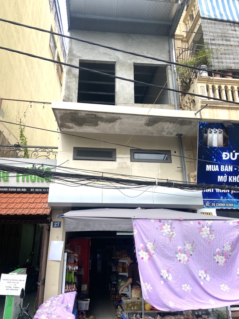 Bán nhà Chính Kinh - diện tích 72m2 3 tầng - Mặt phố kinh doanh sầm uất - giá 30 tỷ