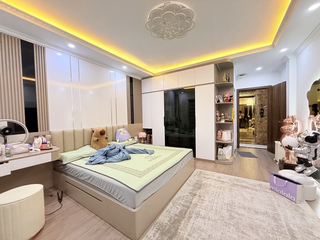 Bán nhà Tương Mai - diện tích 42m2 7 tầng - Thang máy - giá 15,7 tỷ