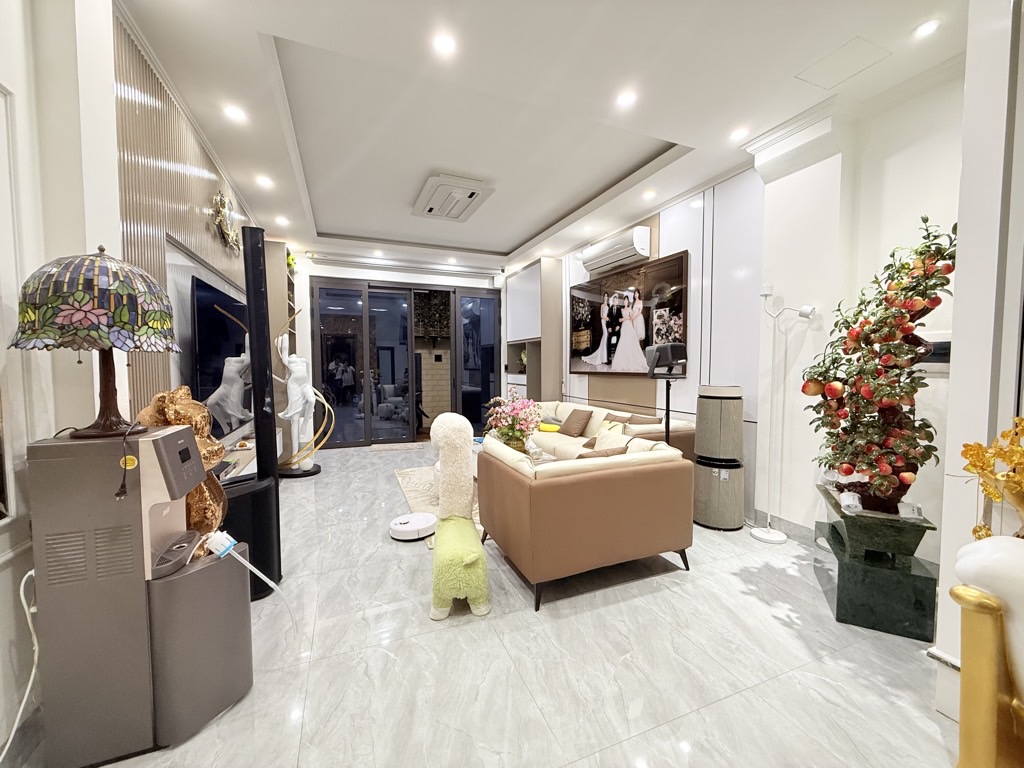 Bán nhà Tương Mai - diện tích 42m2 7 tầng - Thang máy - giá 15,7 tỷ