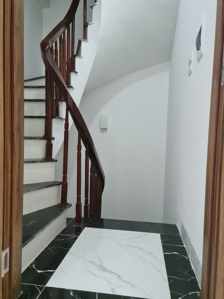 Bán nhà Thúy Lĩnh - diện tích 36m2 6 tầng - Ô TÔ TRÁNH - giá 7 tỷ