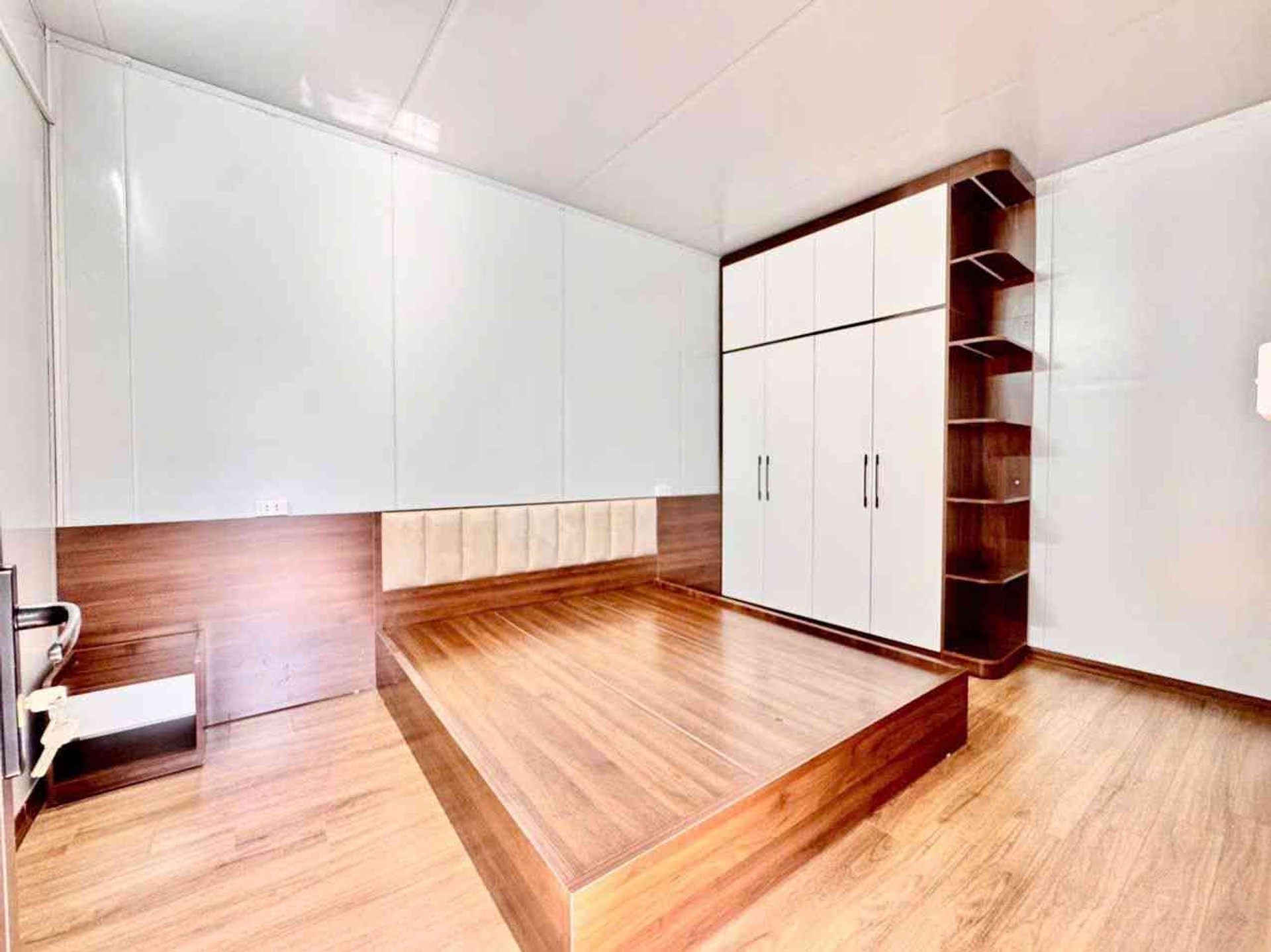 Bán nhà Dương Văn Bé - diện tích 85m2 2 tầng - Ô tô đỗ cửa - giá 4,5 tỷ