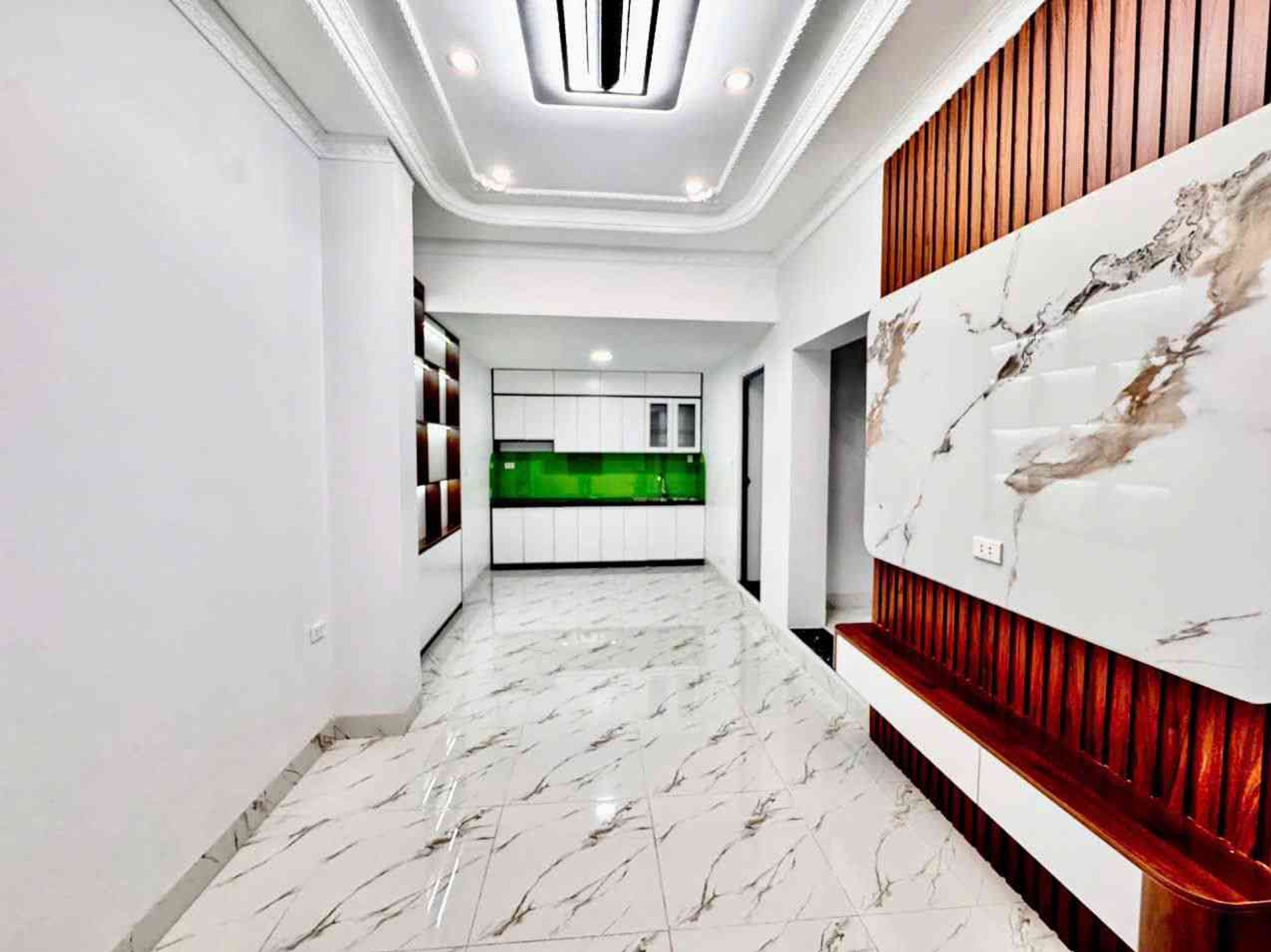 Bán nhà Dương Văn Bé - diện tích 85m2 2 tầng - Ô tô đỗ cửa - giá 4,5 tỷ
