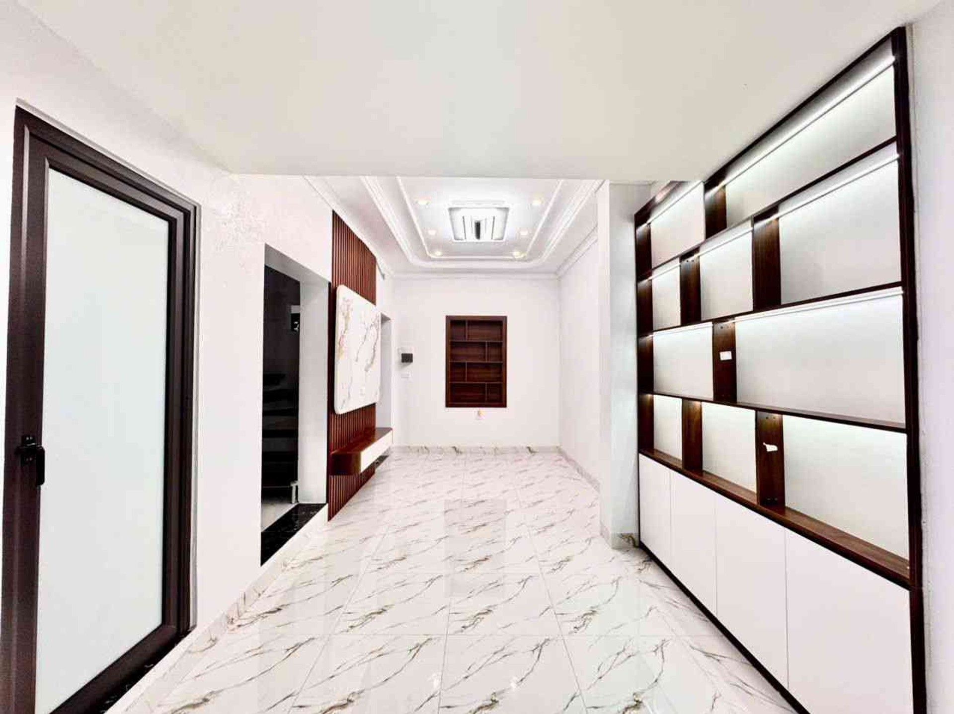 Bán nhà Dương Văn Bé - diện tích 85m2 2 tầng - Ô tô đỗ cửa - giá 4,5 tỷ
