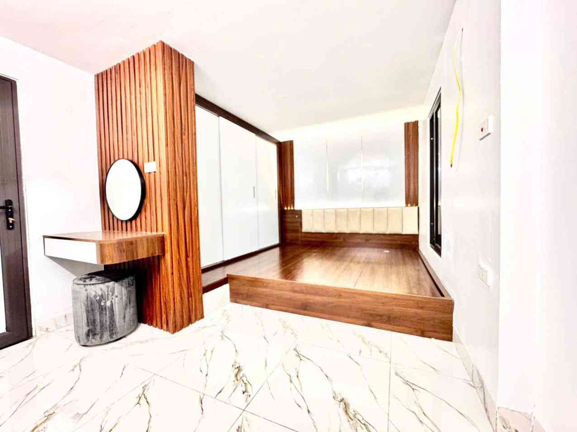 Bán nhà Dương Văn Bé - diện tích 85m2 2 tầng - Ô tô đỗ cửa - giá 4,5 tỷ
