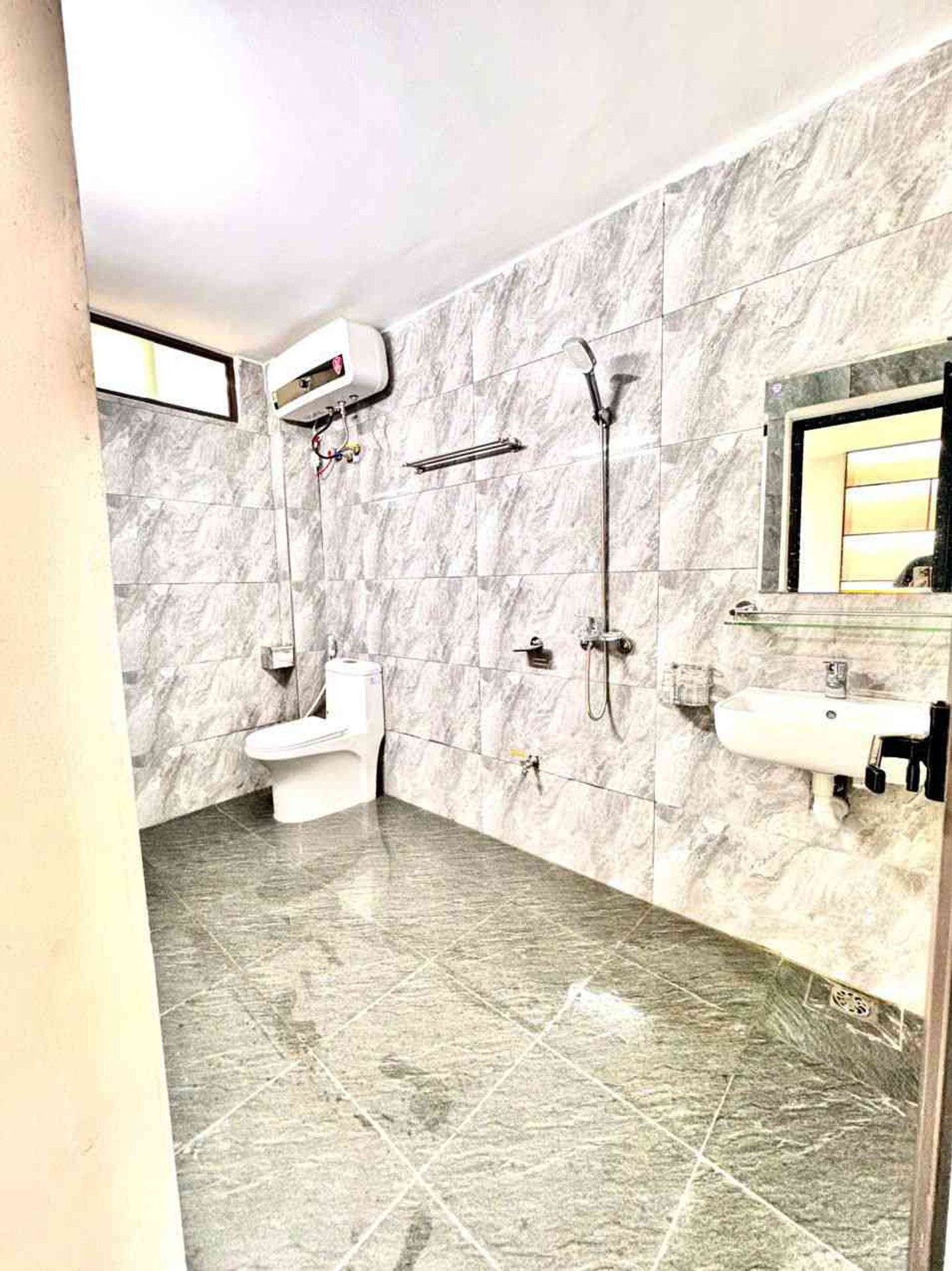 Bán nhà Dương Văn Bé - diện tích 85m2 2 tầng - Ô tô đỗ cửa - giá 4,5 tỷ