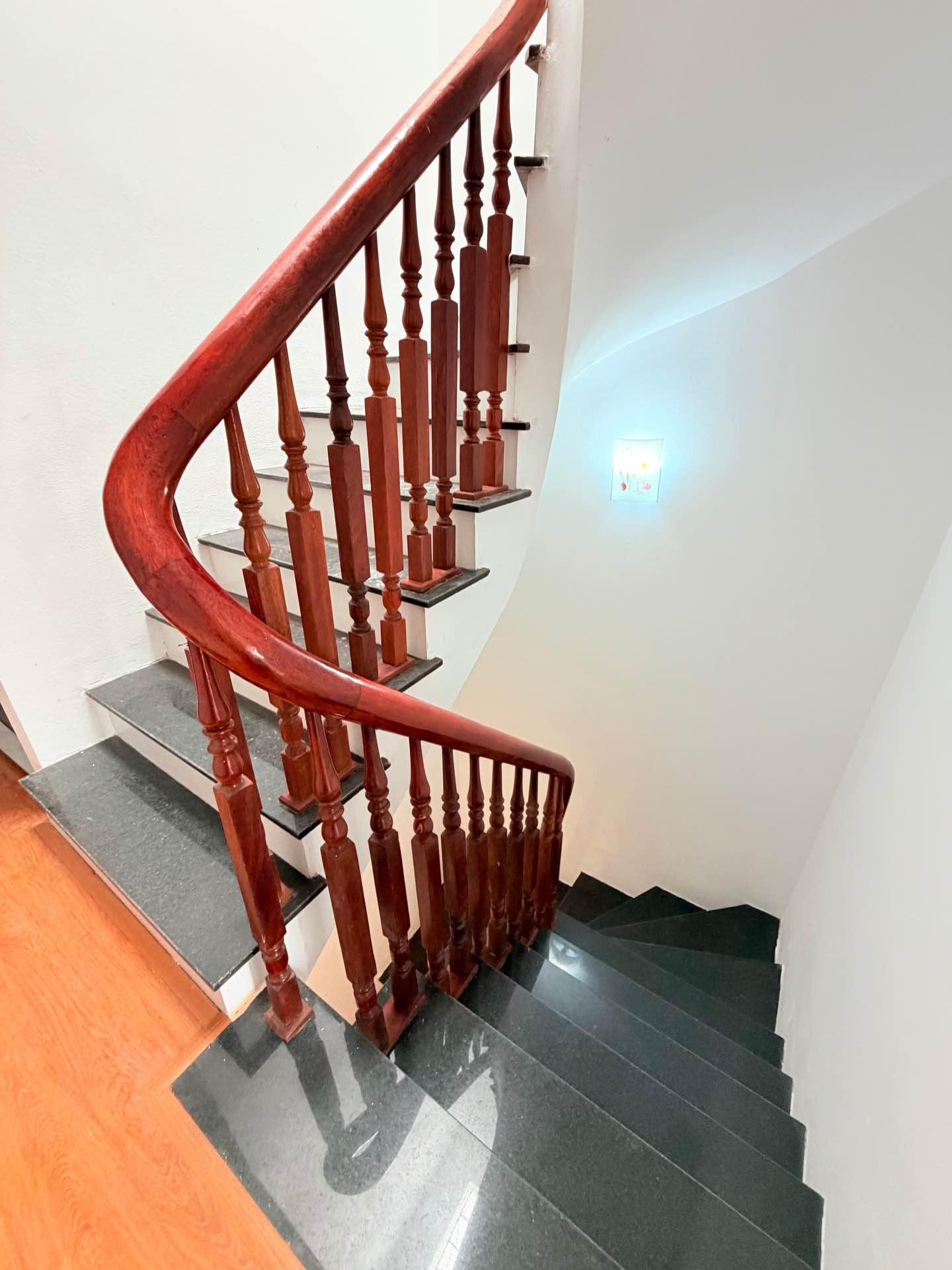 Bán nhà Thanh Lân - diện tích 34m2 4 tầng - Nhà mới full nội thất - giá 6,3 tỷ