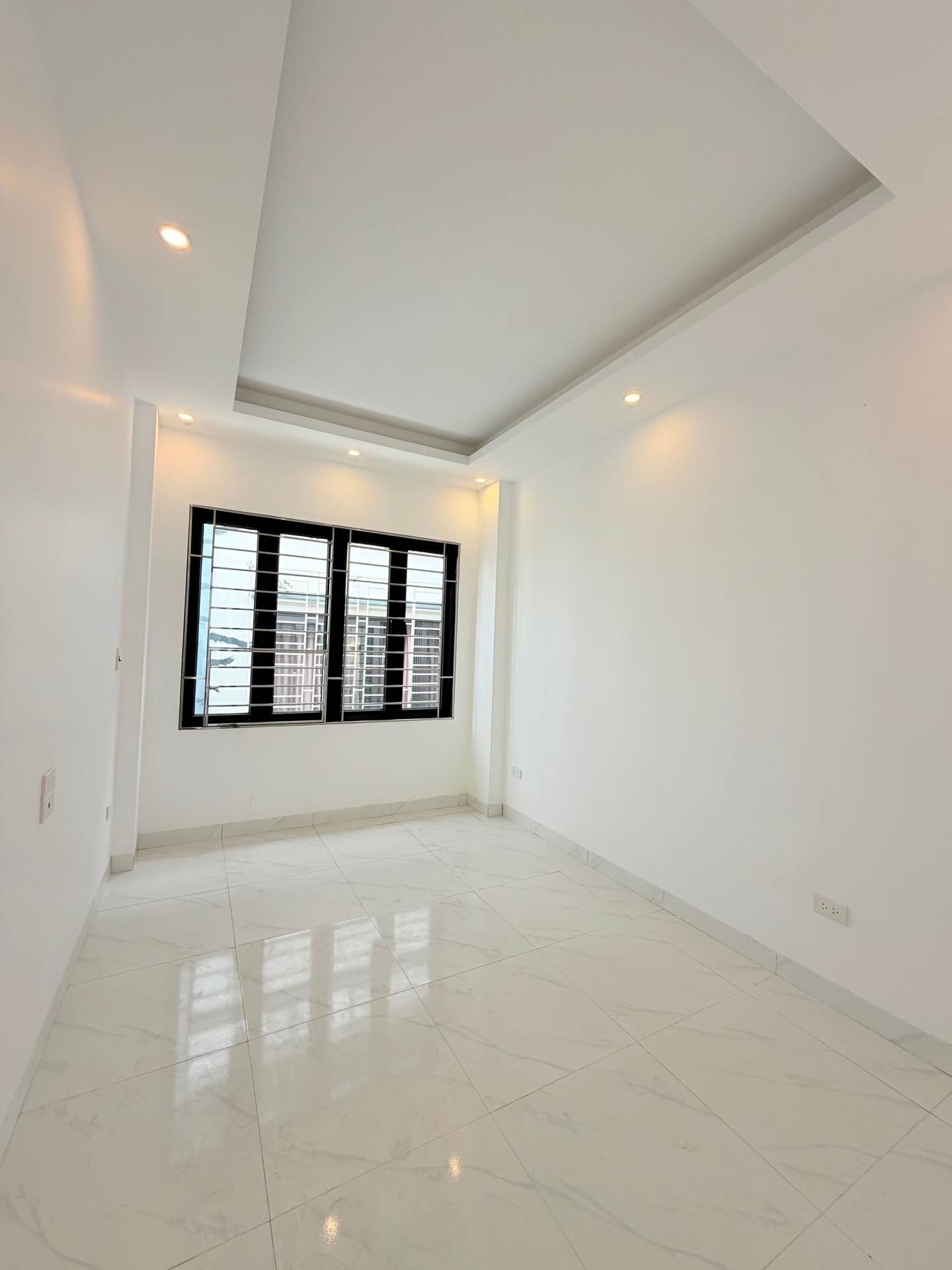 Bán nhà Thanh Lân - diện tích 34m2 4 tầng - Nhà mới full nội thất - giá 6,3 tỷ