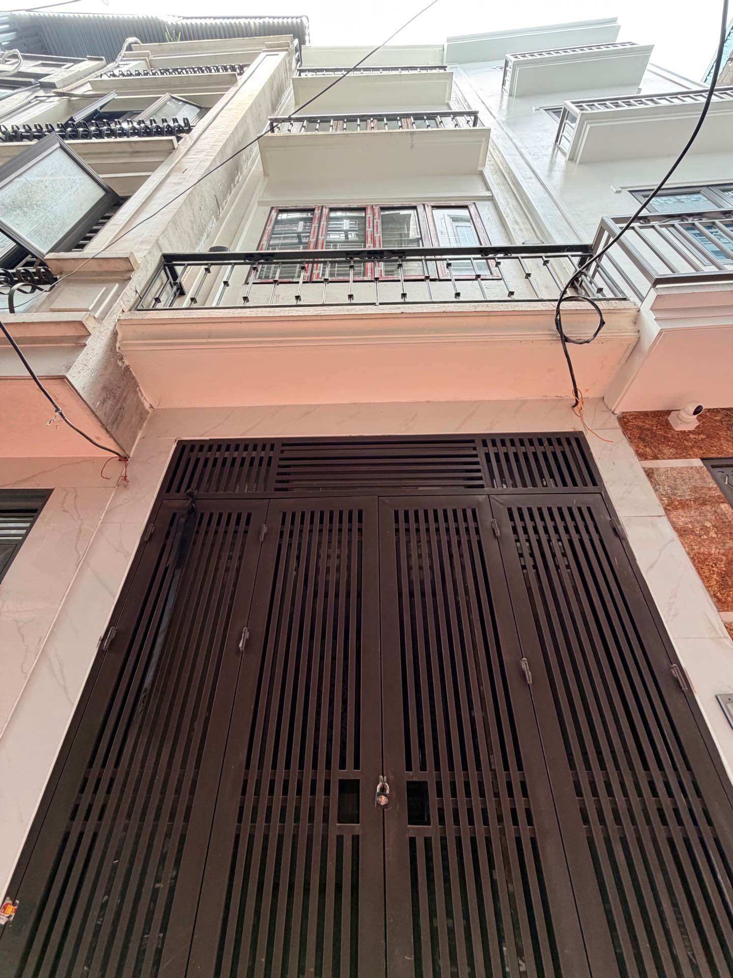 Bán nhà Thanh Lân - diện tích 34m2 4 tầng - Nhà mới full nội thất - giá 6,3 tỷ