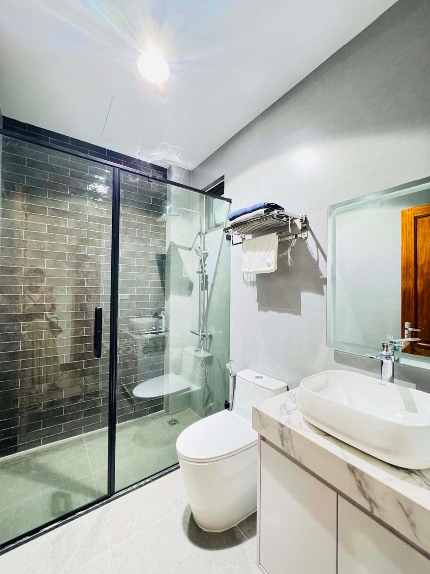 Bán nhà Lạc Trung - diện tích 48m2 8 tầng - Nhà mới, thang máy - giá 29,9 tỷ