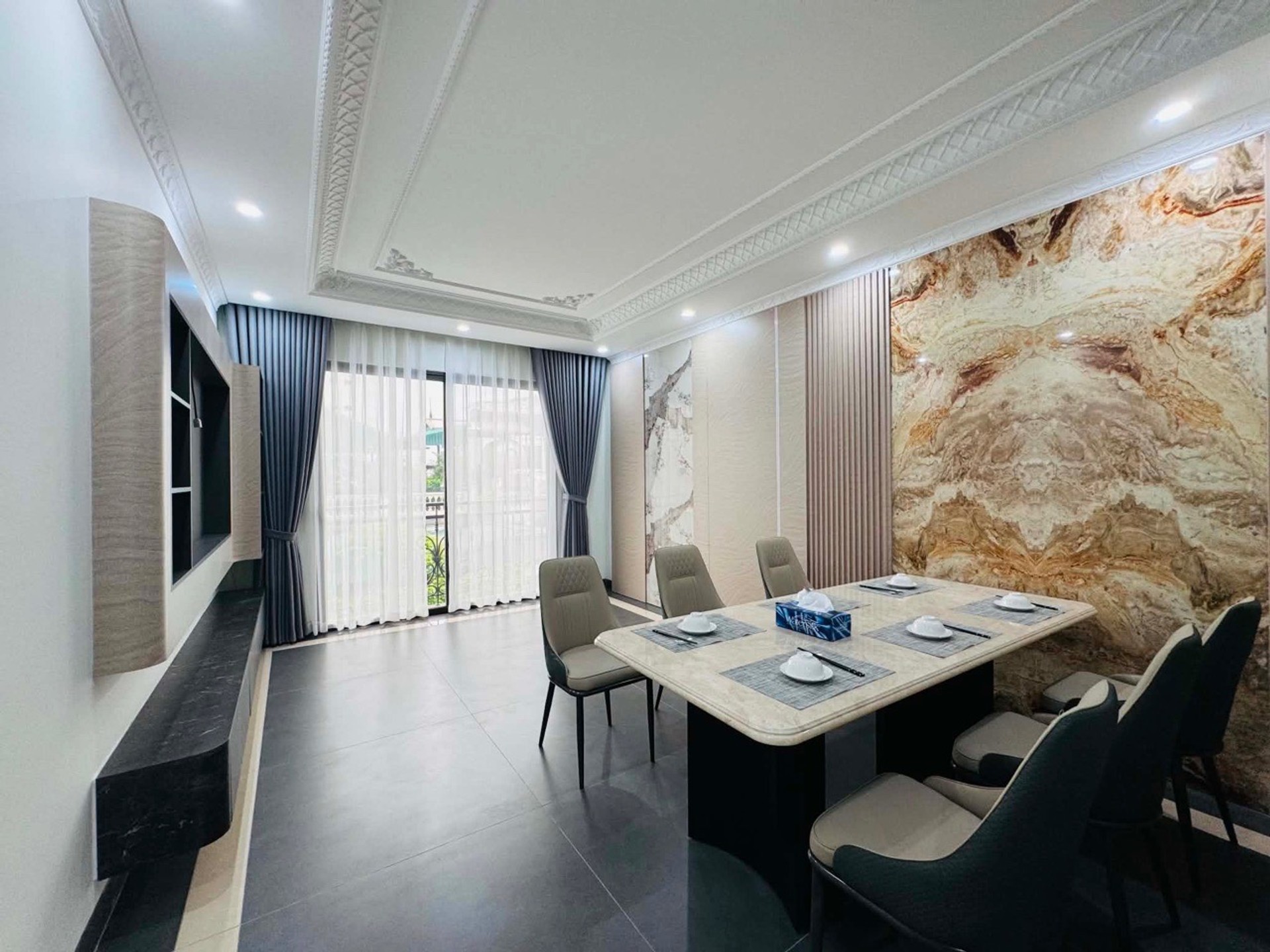 Bán nhà Lạc Trung - diện tích 48m2 8 tầng - Nhà mới, thang máy - giá 29,9 tỷ