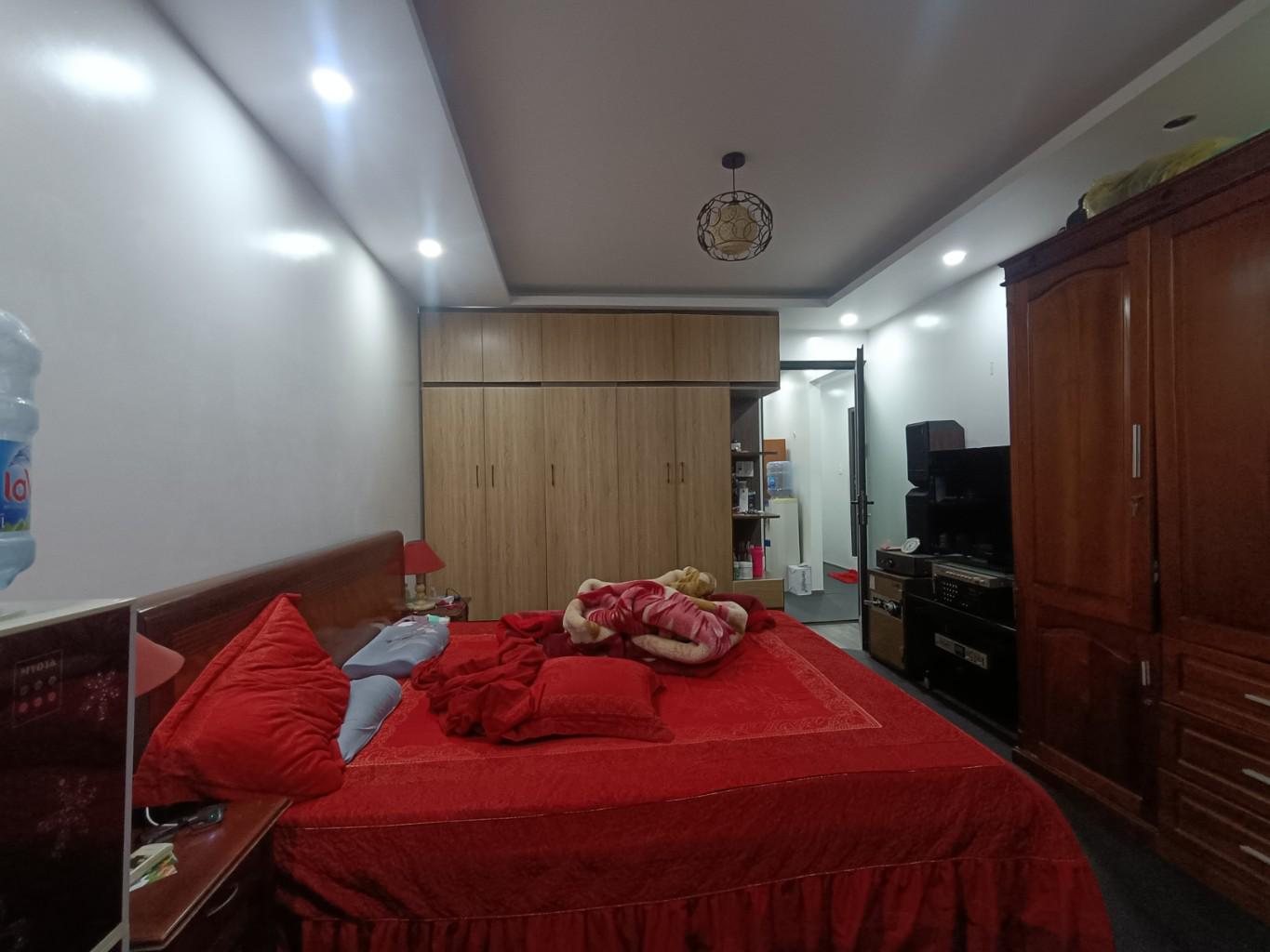 Bán nhà Giải Phóng - diện tích 60m2 5 tầng - Nhà tập thể cao tầng, đầy đủ nội thất - giá 4,5 tỷ