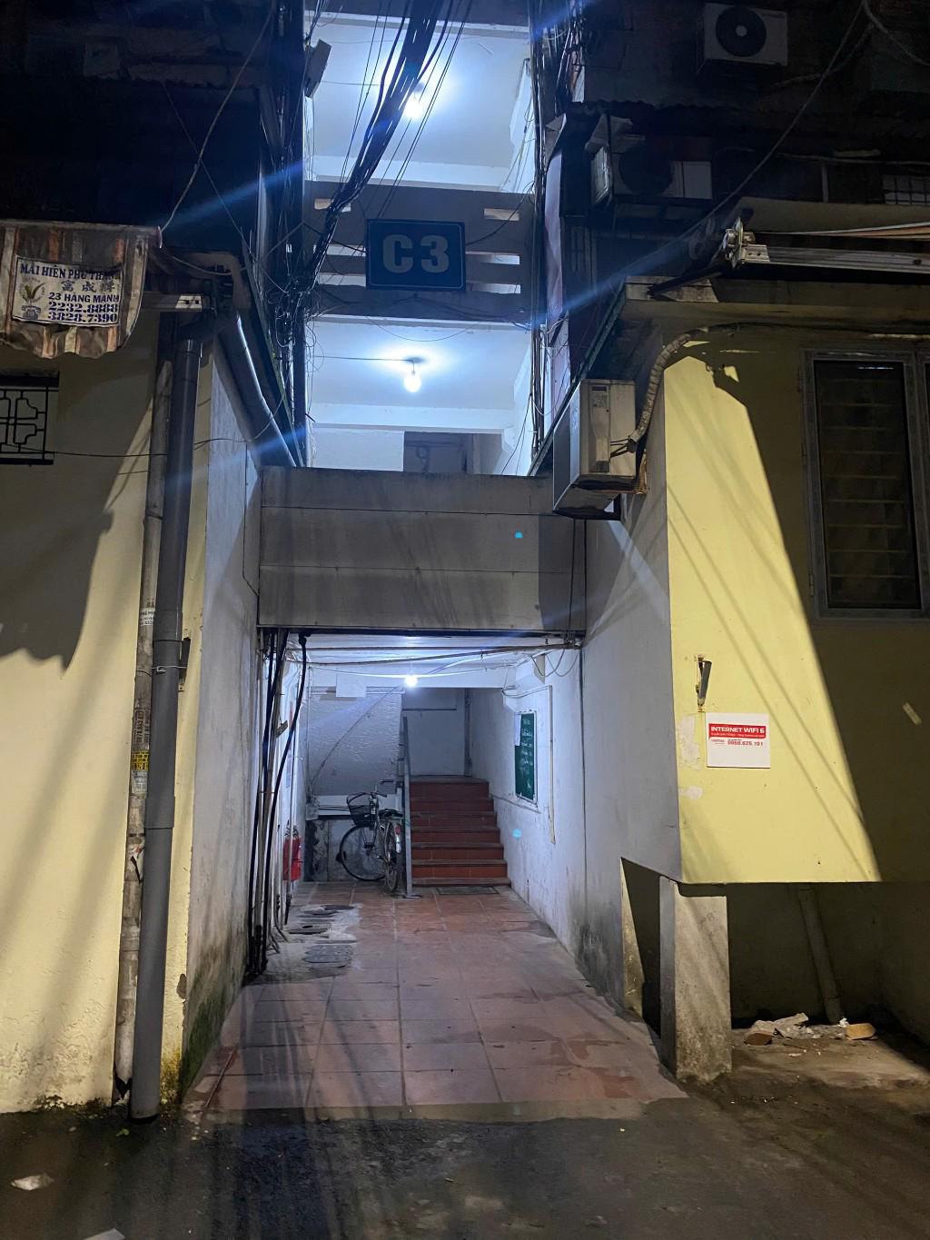 Bán nhà Giải Phóng - diện tích 60m2 5 tầng - Nhà tập thể cao tầng, đầy đủ nội thất - giá 4,5 tỷ