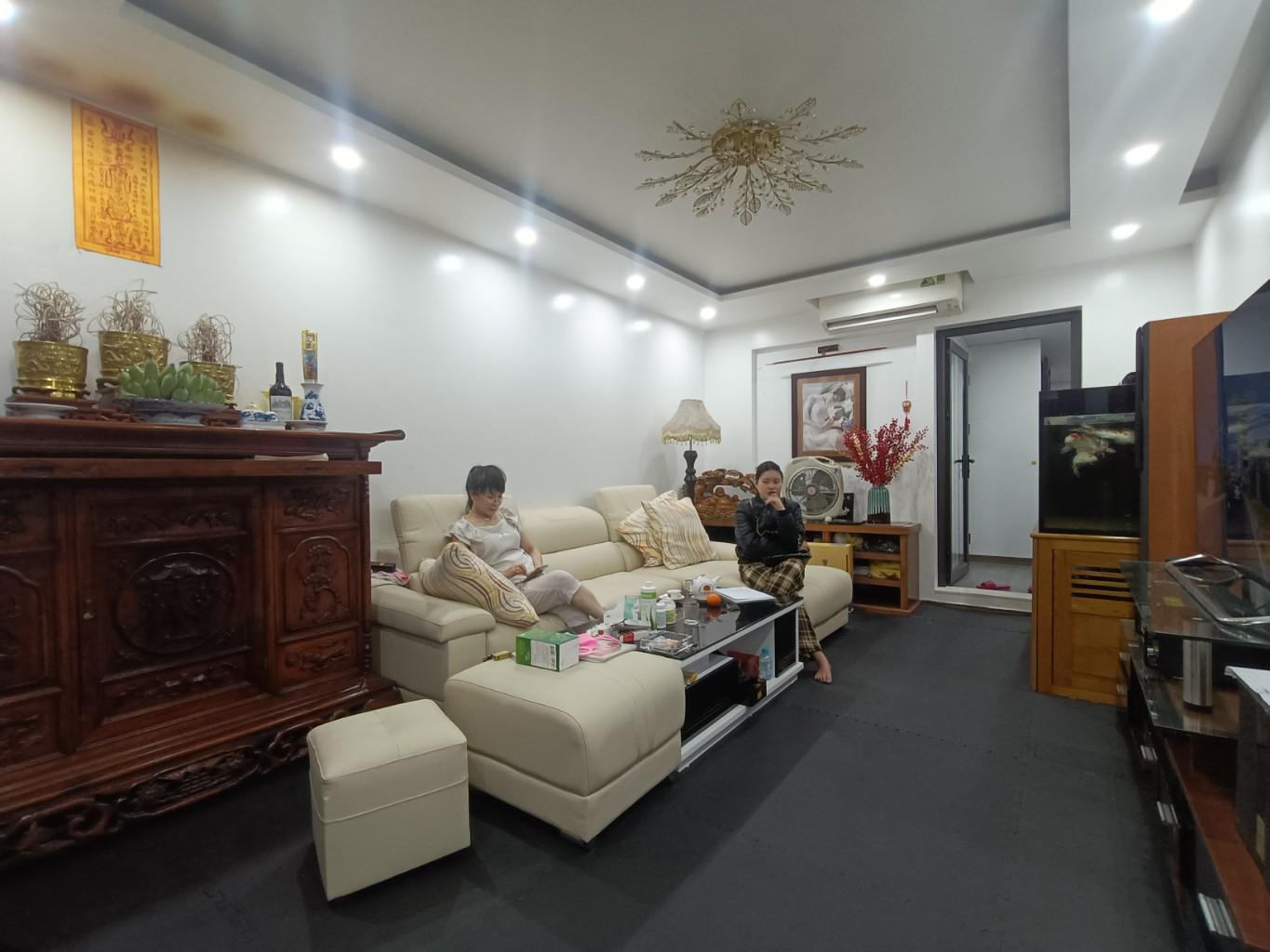 Bán nhà Giải Phóng - diện tích 60m2 5 tầng - Nhà tập thể cao tầng, đầy đủ nội thất - giá 4,5 tỷ