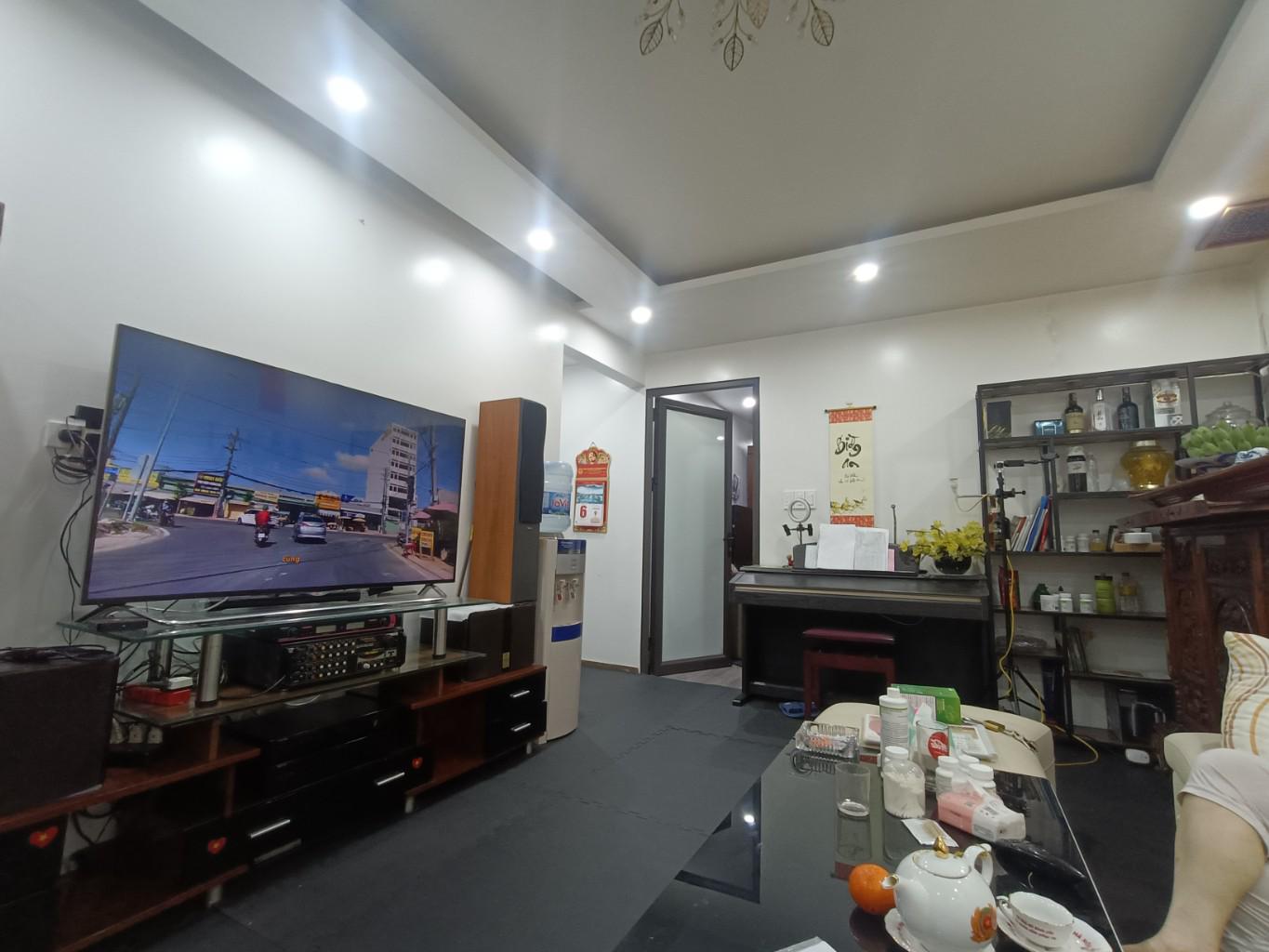 Bán nhà Giải Phóng - diện tích 60m2 5 tầng - Nhà tập thể cao tầng, đầy đủ nội thất - giá 4,5 tỷ