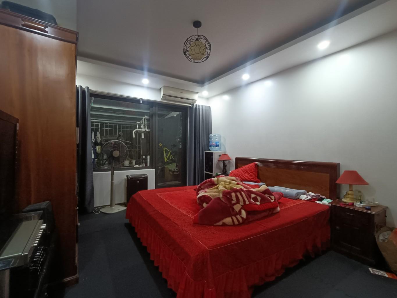 Bán nhà Giải Phóng - diện tích 60m2 5 tầng - Nhà tập thể cao tầng, đầy đủ nội thất - giá 4,5 tỷ