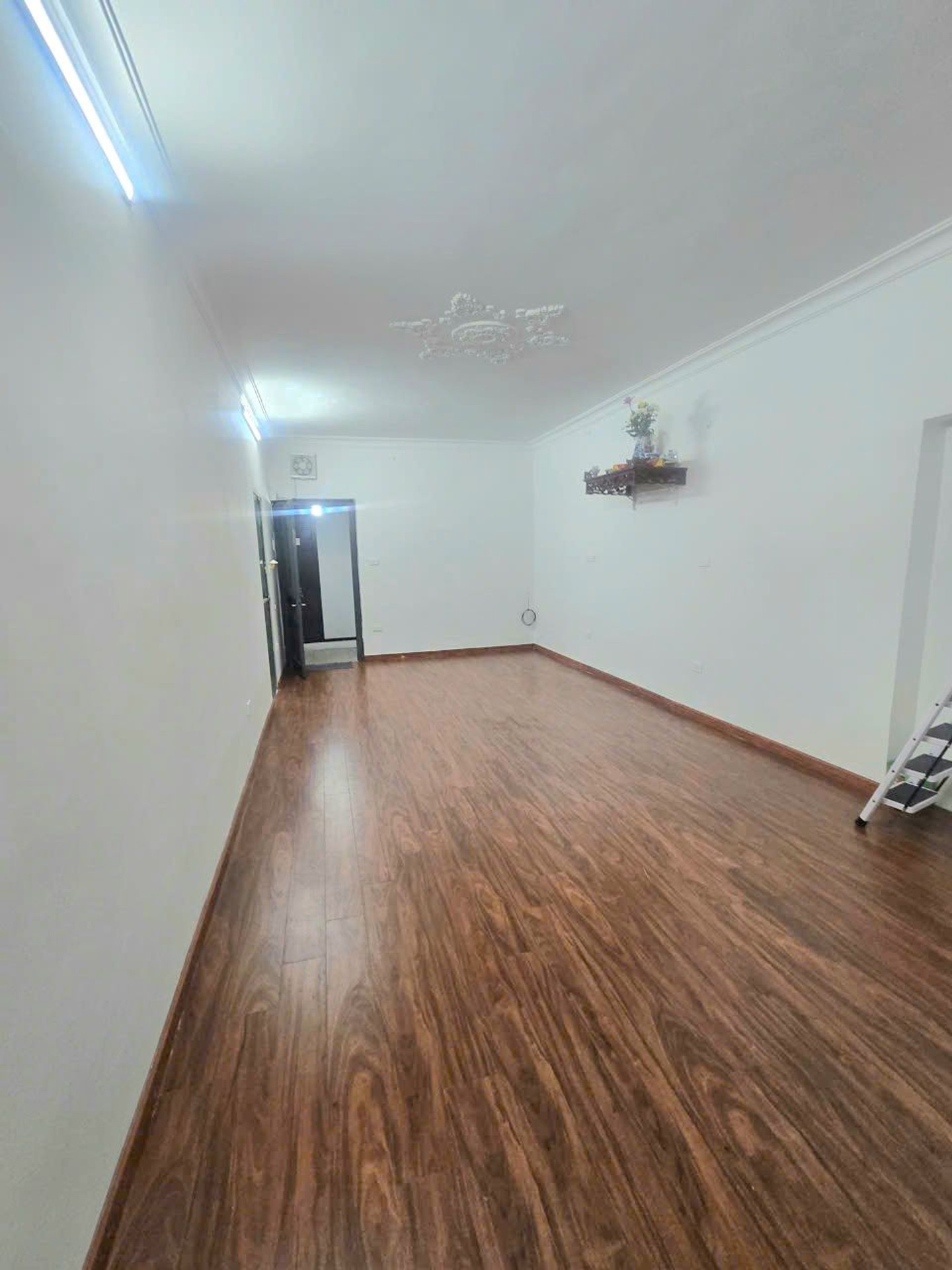 Bán nhà Nguyễn Công Trứ - diện tích 70m2 2 tầng - nhà đẹp hiếm có - giá 4,2 tỷ