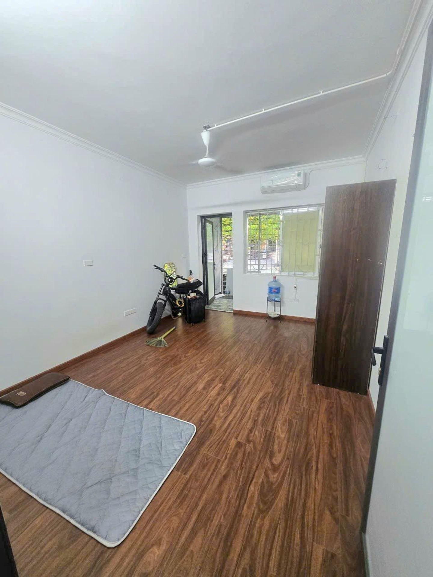 Bán nhà Nguyễn Công Trứ - diện tích 70m2 2 tầng - nhà đẹp hiếm có - giá 4,2 tỷ