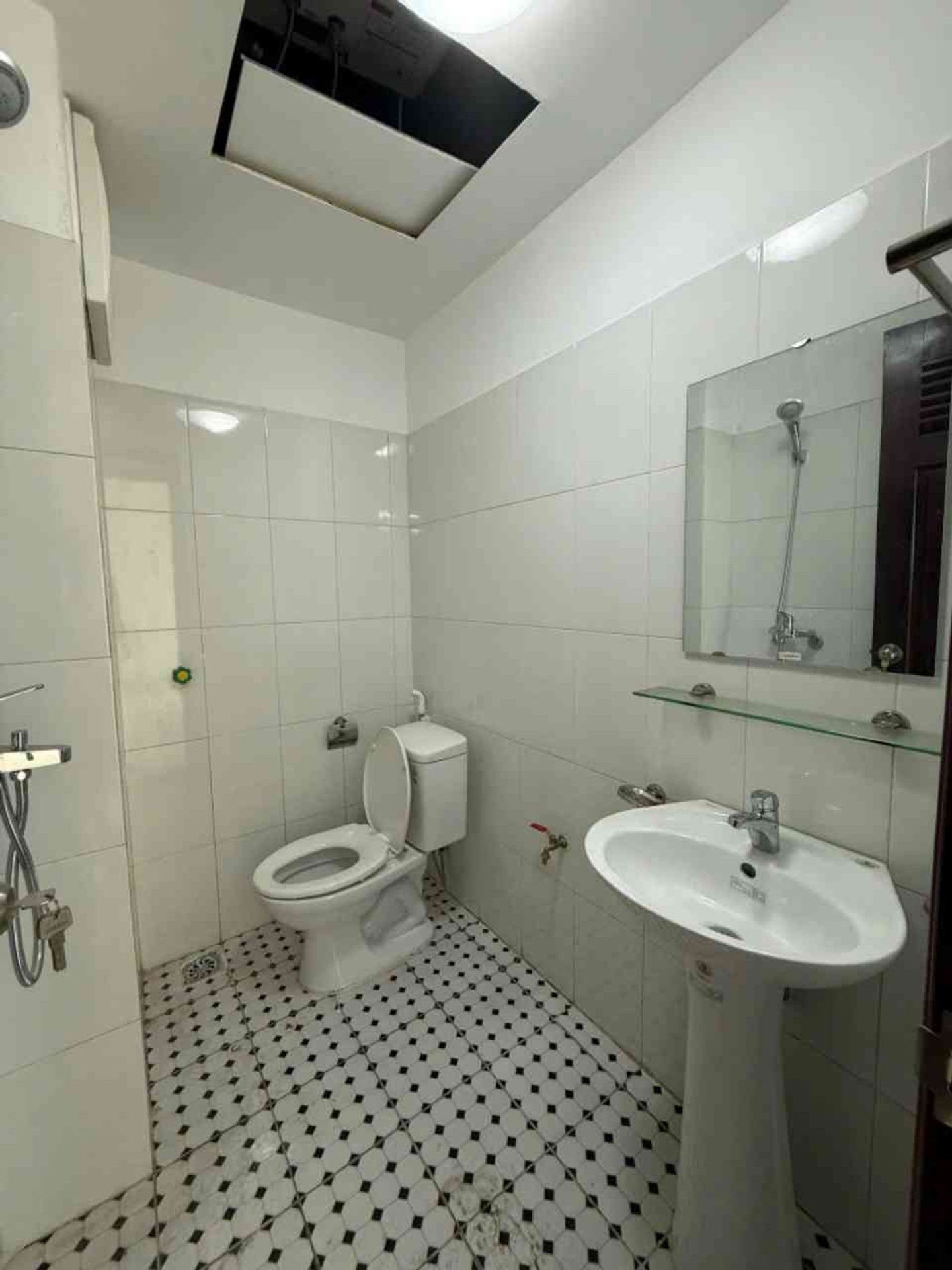 Bán nhà Hoàng Văn Thụ - diện tích 65m2 11 tầng - Lô góc - giá 4,85 tỷ