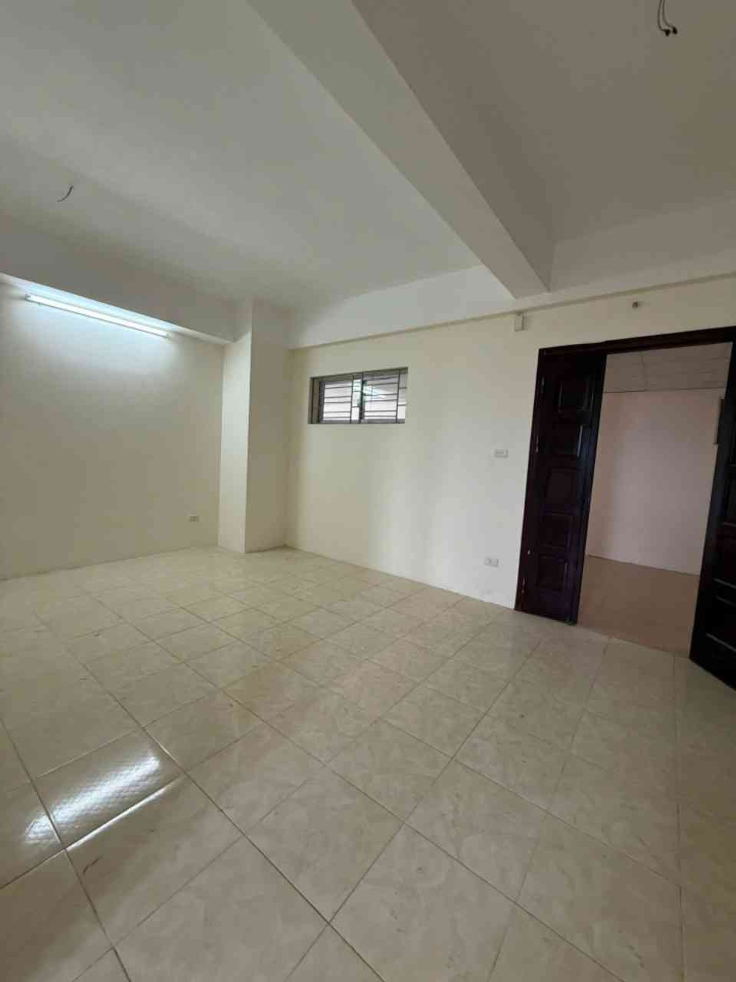 Bán nhà Hoàng Văn Thụ - diện tích 65m2 11 tầng - Lô góc - giá 4,85 tỷ