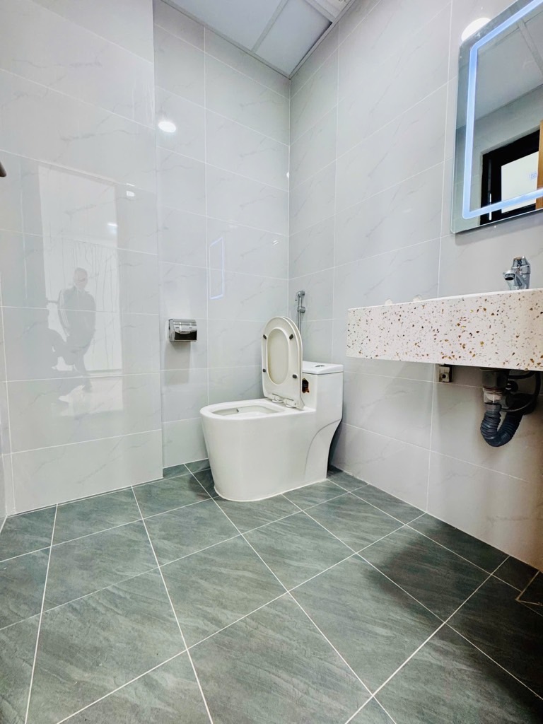 Bán nhà Đỗ Mười - diện tích 108m2 8 tầng - Thoáng trước, sau - giá 56 tỷ