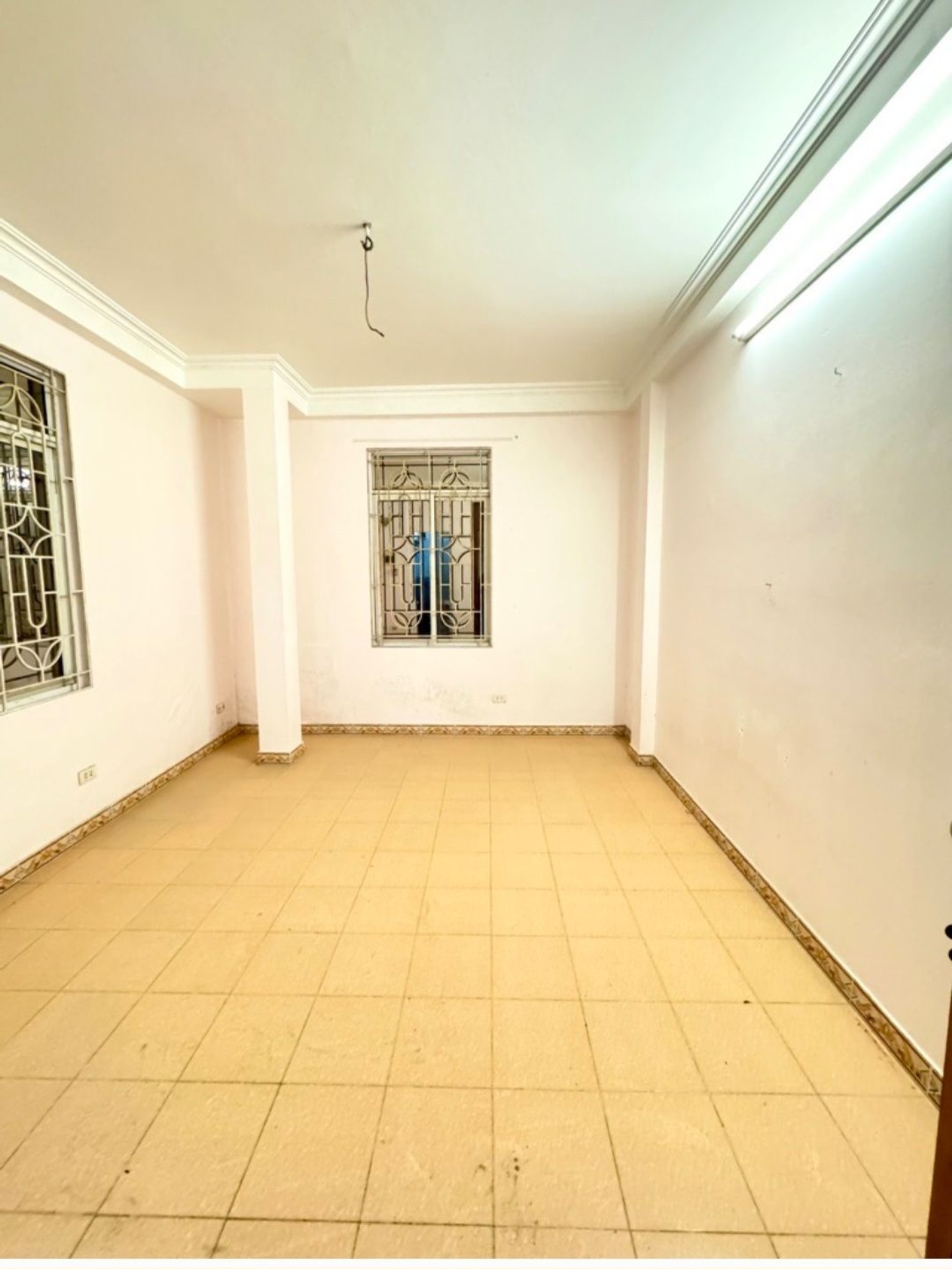 Bán nhà Hậu Khuông - diện tích 17m2 5 tầng - Ngõ nông, gần phố - giá 4,35 tỷ