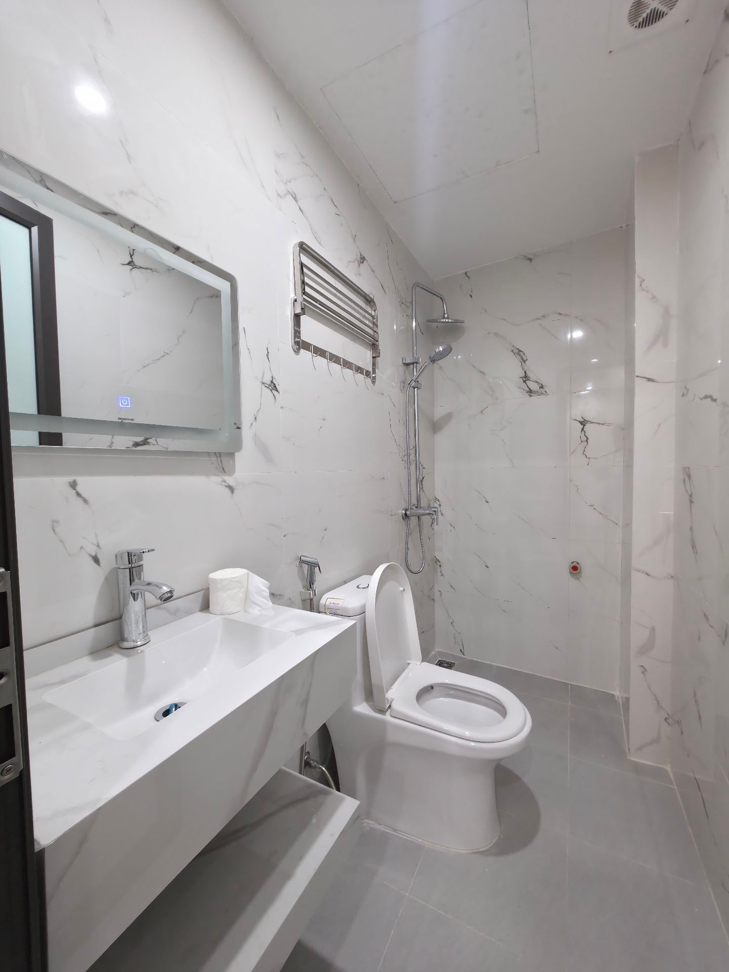 Bán nhà Nguyễn Văn Viên - diện tích 30m2 5 tầng - Nhà Đẹp Ở Ngay - giá 7,9 tỷ