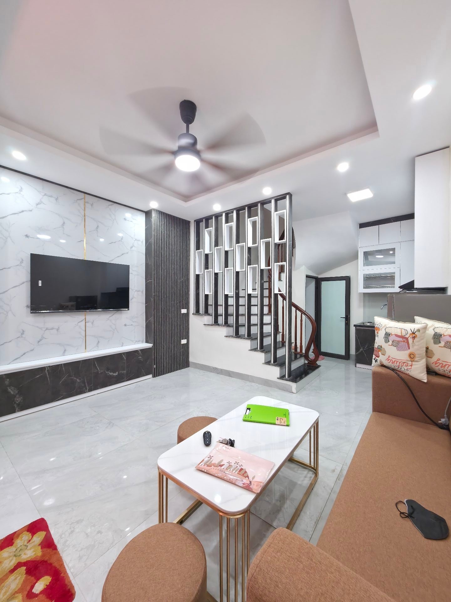 Bán nhà Nguyễn Văn Viên - diện tích 30m2 5 tầng - Nhà Đẹp Ở Ngay - giá 7,9 tỷ