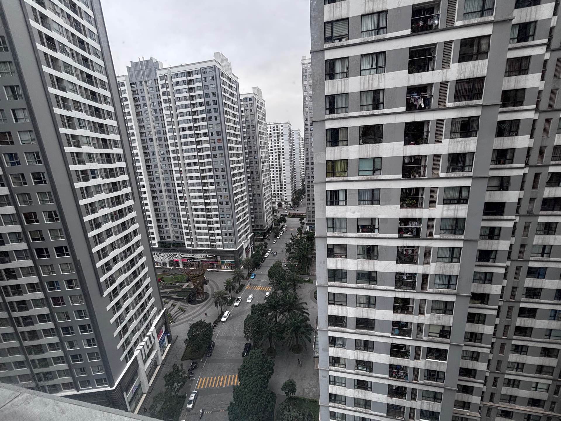 Bán nhà Minh Khai - diện tích 93m2 17 tầng - Lô góc - giá 10,4 tỷ