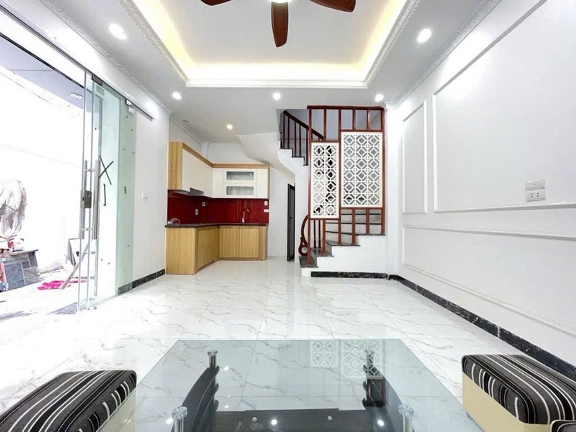 Bán nhà Hoàng Mai - diện tích 30m2 5 tầng - Nhà đẹp xây mới cứng - giá 7,1 tỷ