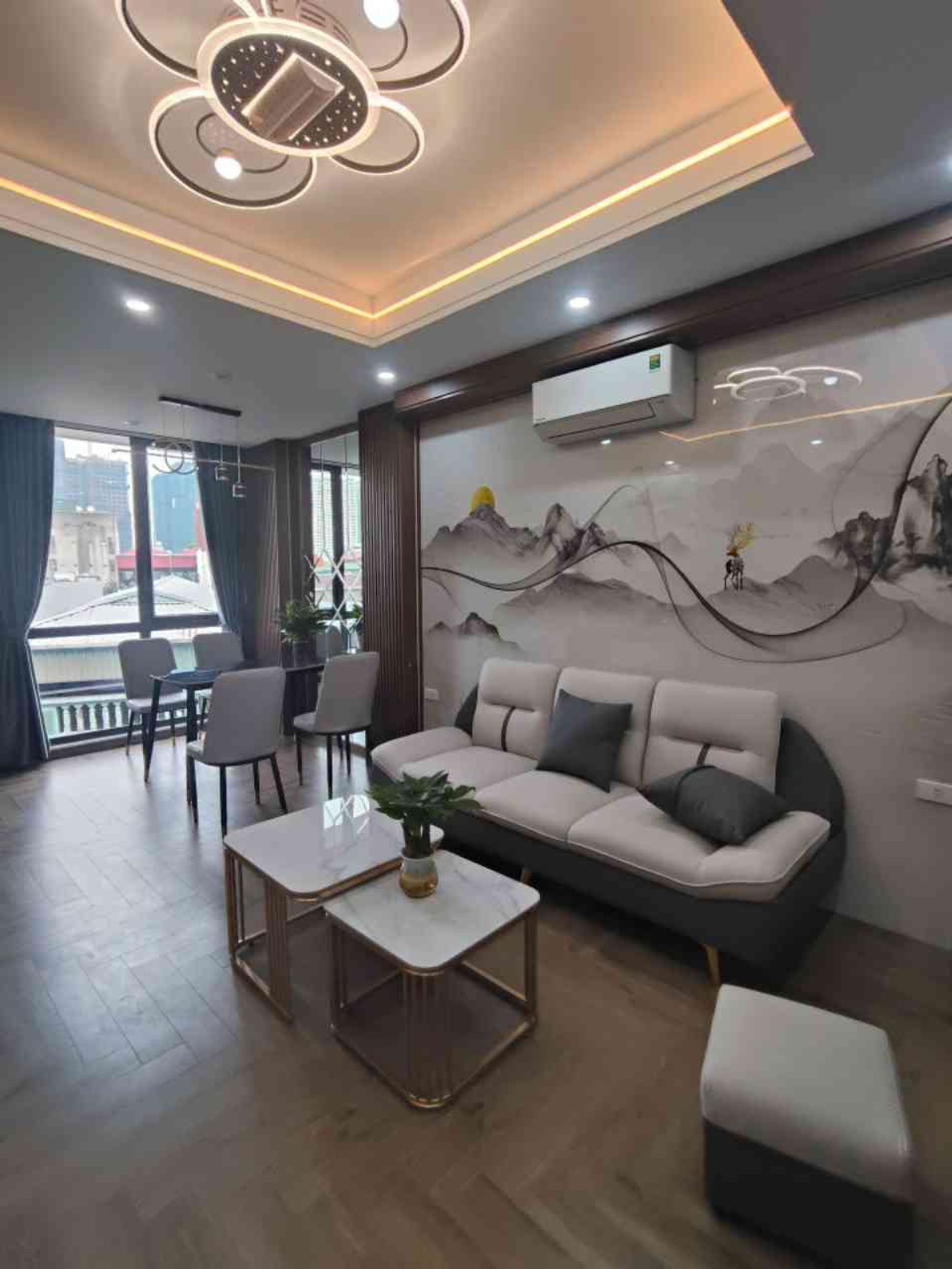 Bán nhà Bằng Liệt - diện tích 35m2 6 tầng - ô tô đỗ cửa - giá 11,8 tỷ