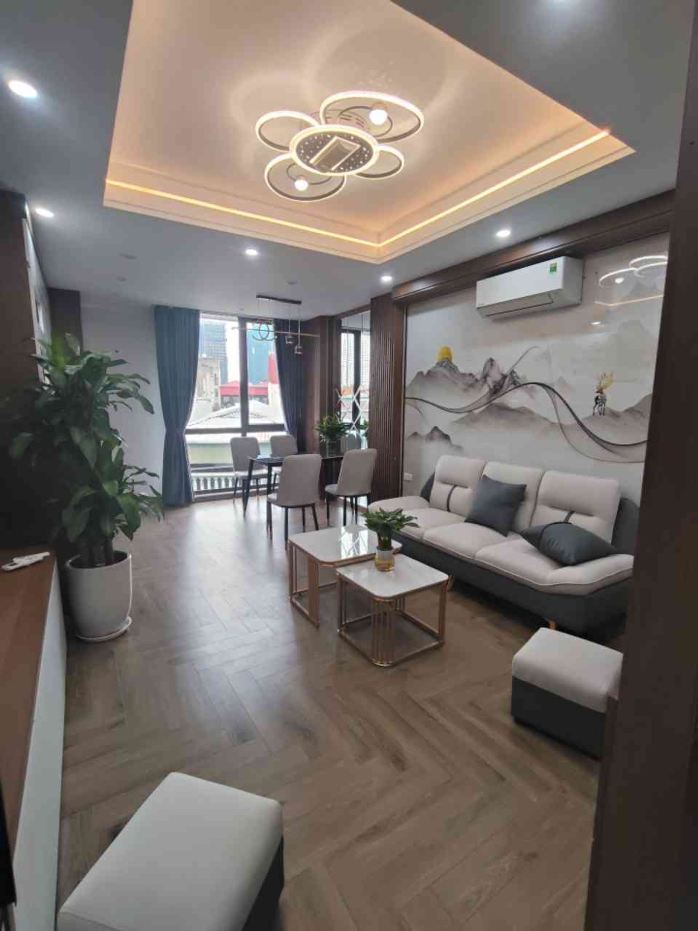 Bán nhà Bằng Liệt - diện tích 35m2 6 tầng - ô tô đỗ cửa - giá 11,8 tỷ